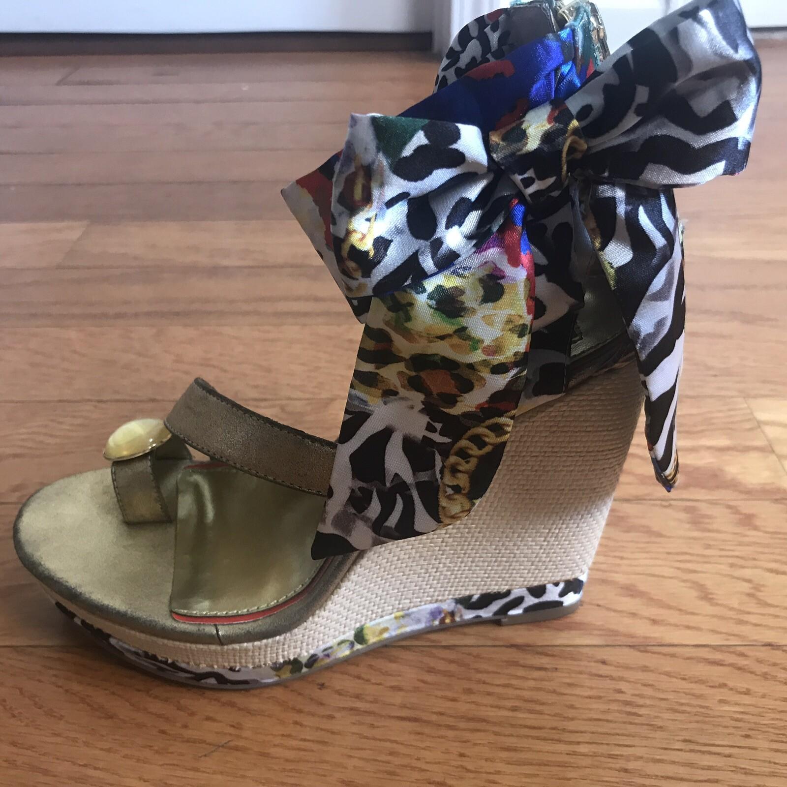 10-208.jpg CARLOS FALCHI Women Leopard Floral Pattern Platform Wedge Sandals Size 7 M