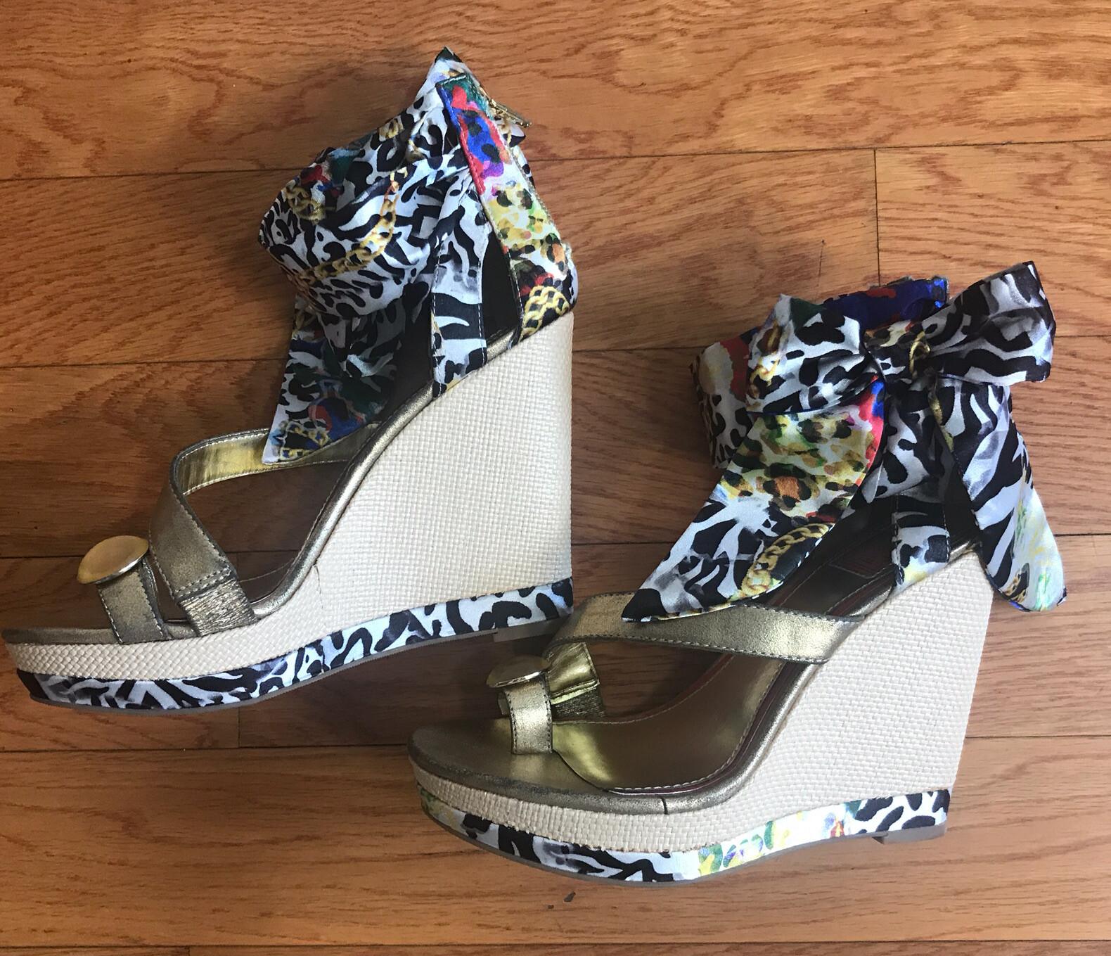 10-209.jpg CARLOS FALCHI Women Leopard Floral Pattern Platform Wedge Sandals Size 7 M