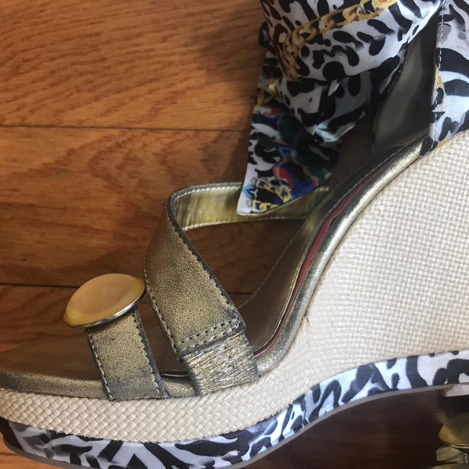 10-210.jpg CARLOS FALCHI Women Leopard Floral Pattern Platform Wedge Sandals Size 7 M