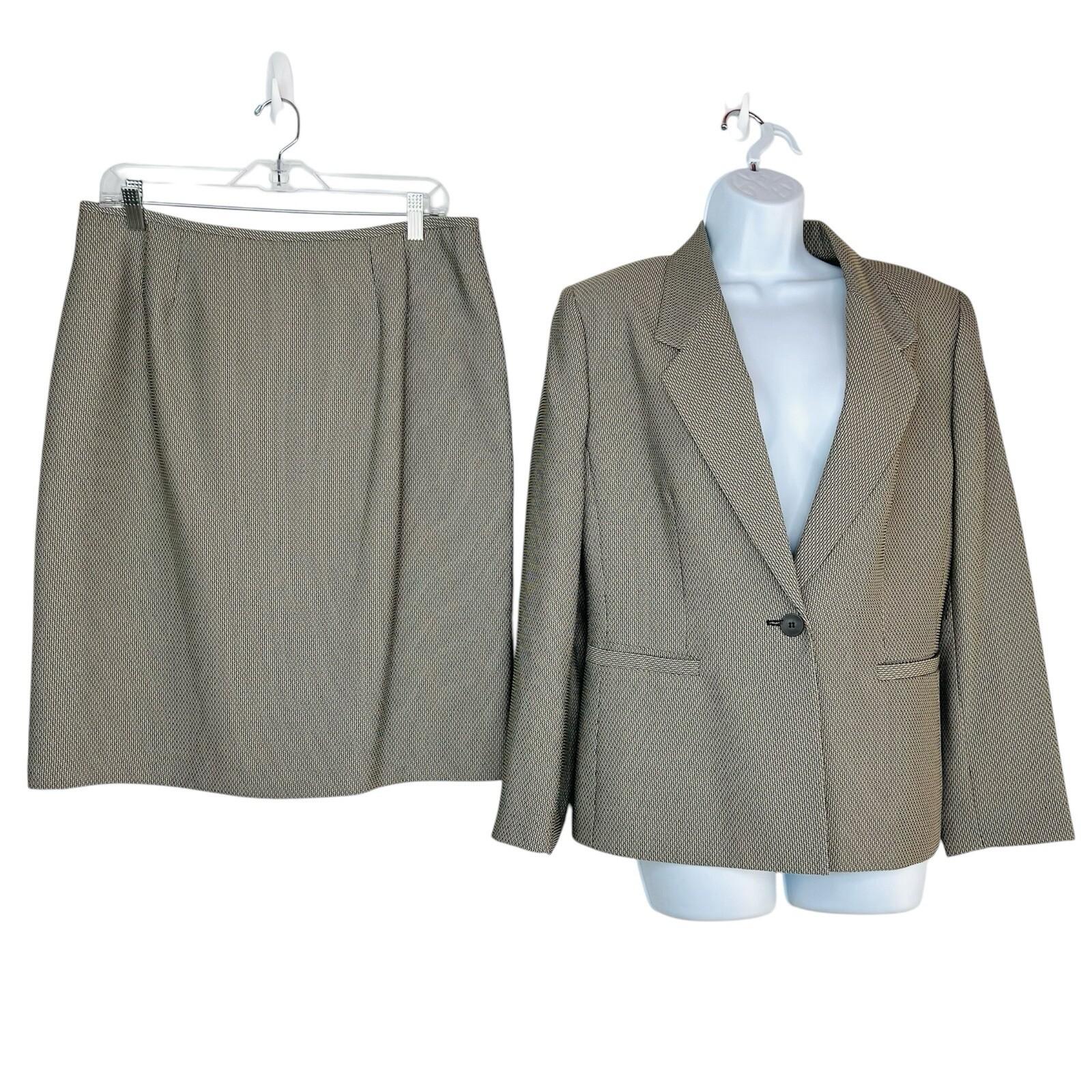 Le Suit Women Polyester Skirt Suit Size 14P Beige Black Notch Lined Cocktail 2PC