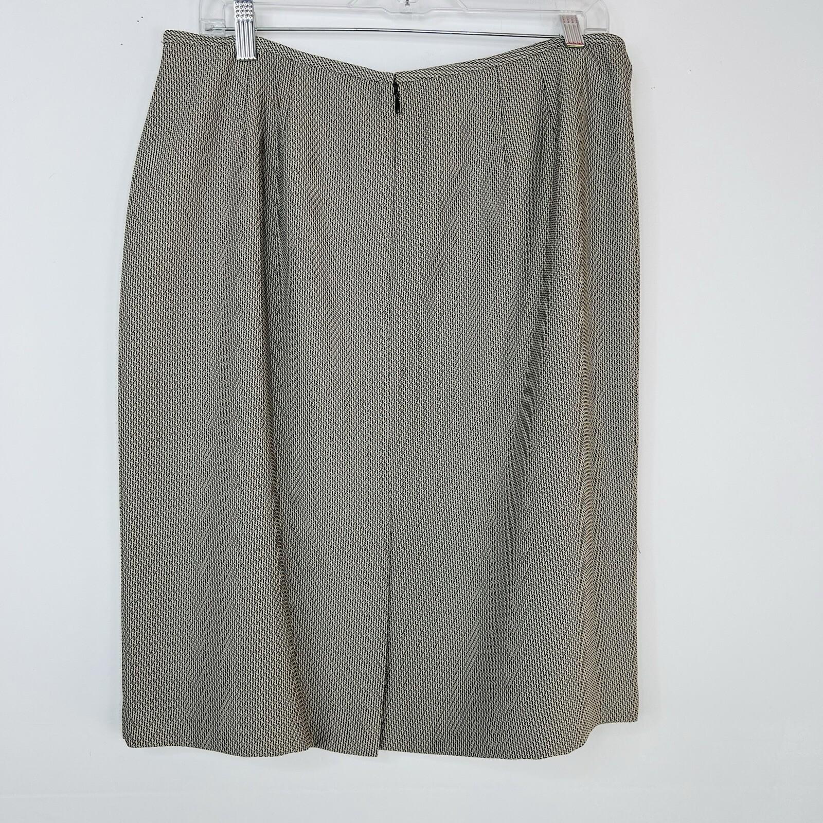 Le Suit Women Polyester Skirt Suit Size 14P Beige Black Notch Lined Cocktail 2PC