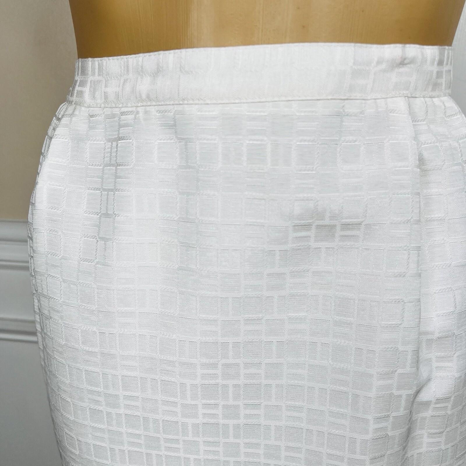 Le Suit Polyester Rayon Skirt Suit Size 20W Off White Short Sleeves New 2PC