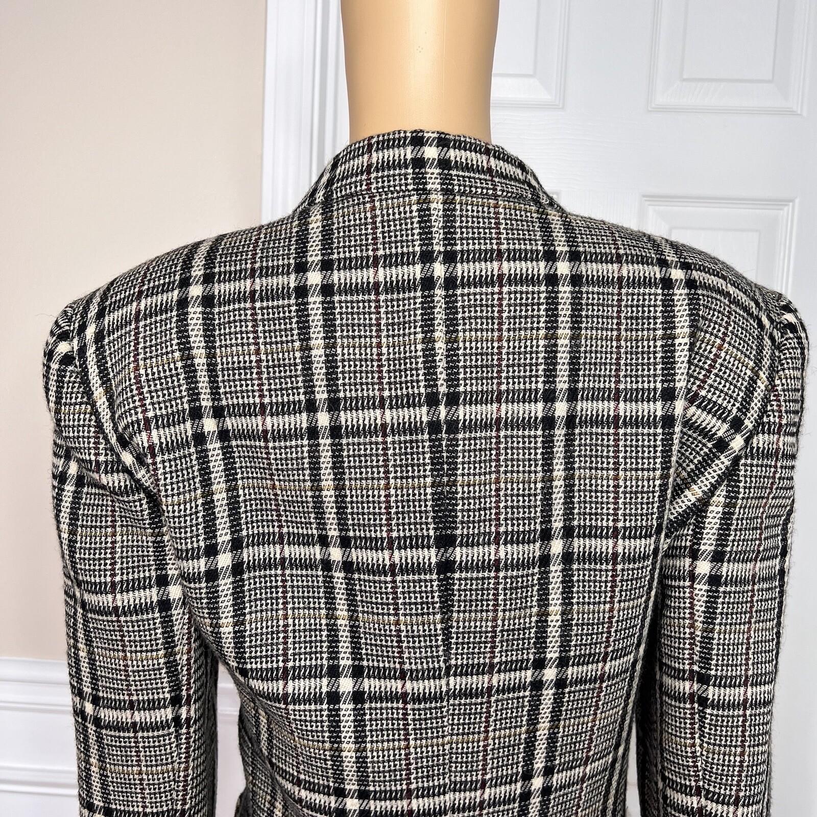 10-2875.jpg Giorgio Armani Vintage Wool Blazer Size 42 Gray Multi Lined Notch Collar