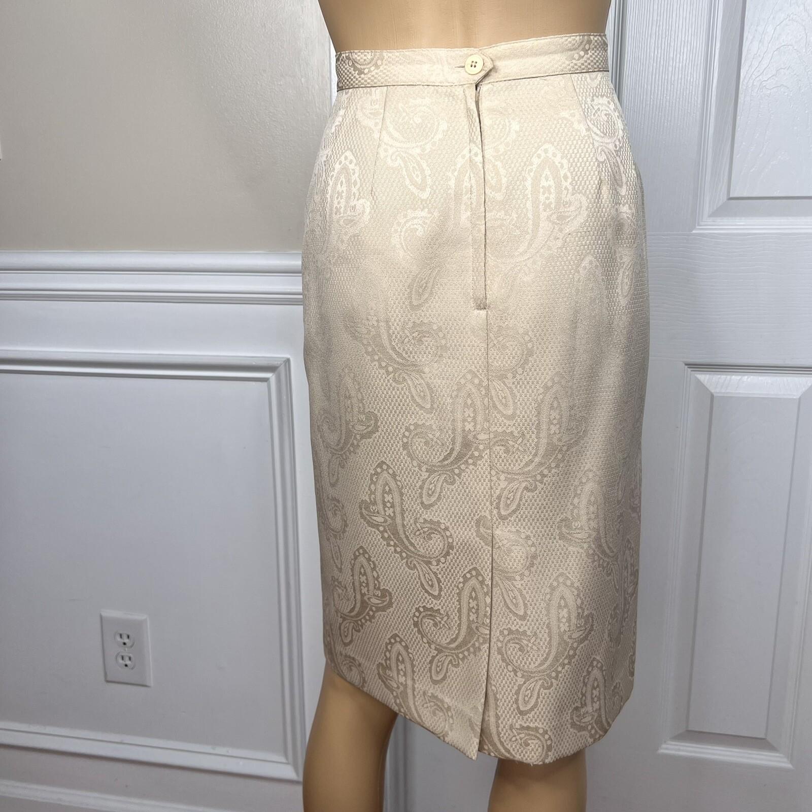 LE SUIT  Women 2PC Beige Floral Polyester Lined Shawl Collar Skirt Suit Size 6