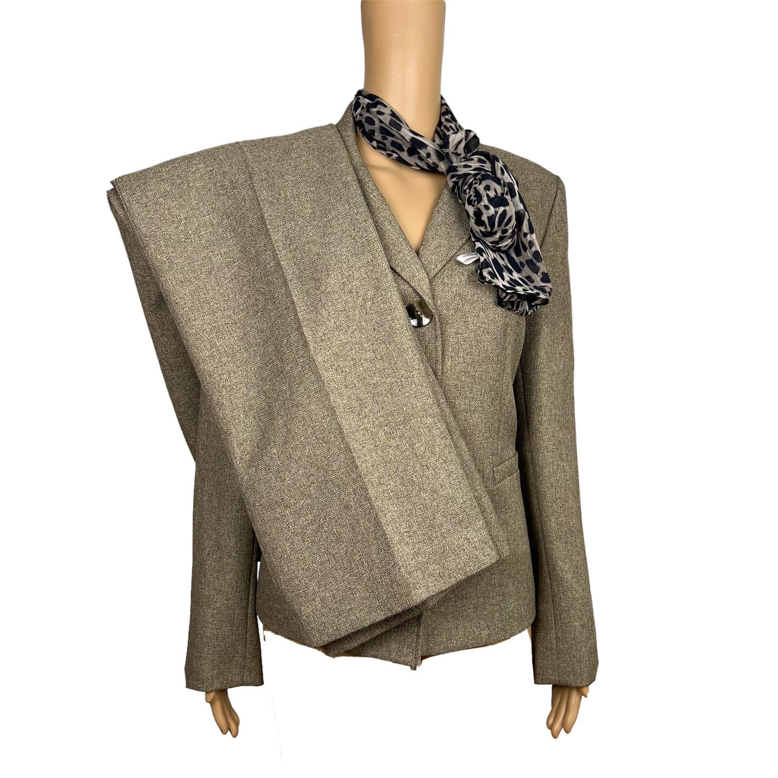 LE SUIT Women 3PC Peanut Polyester Lined Peak Collar Pant Suit Scarf Size 10