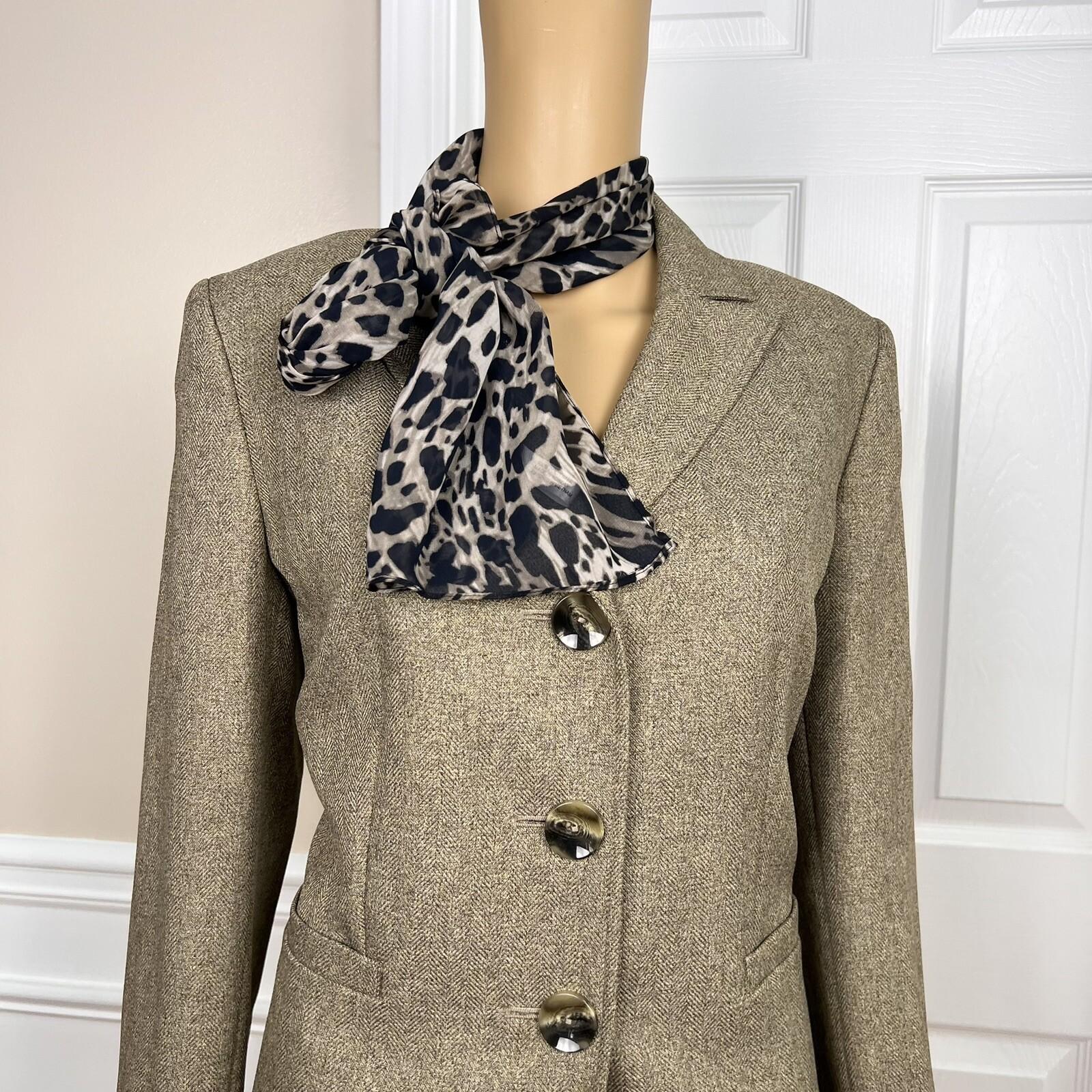 LE SUIT Women 3PC Peanut Polyester Lined Peak Collar Pant Suit Scarf Size 10
