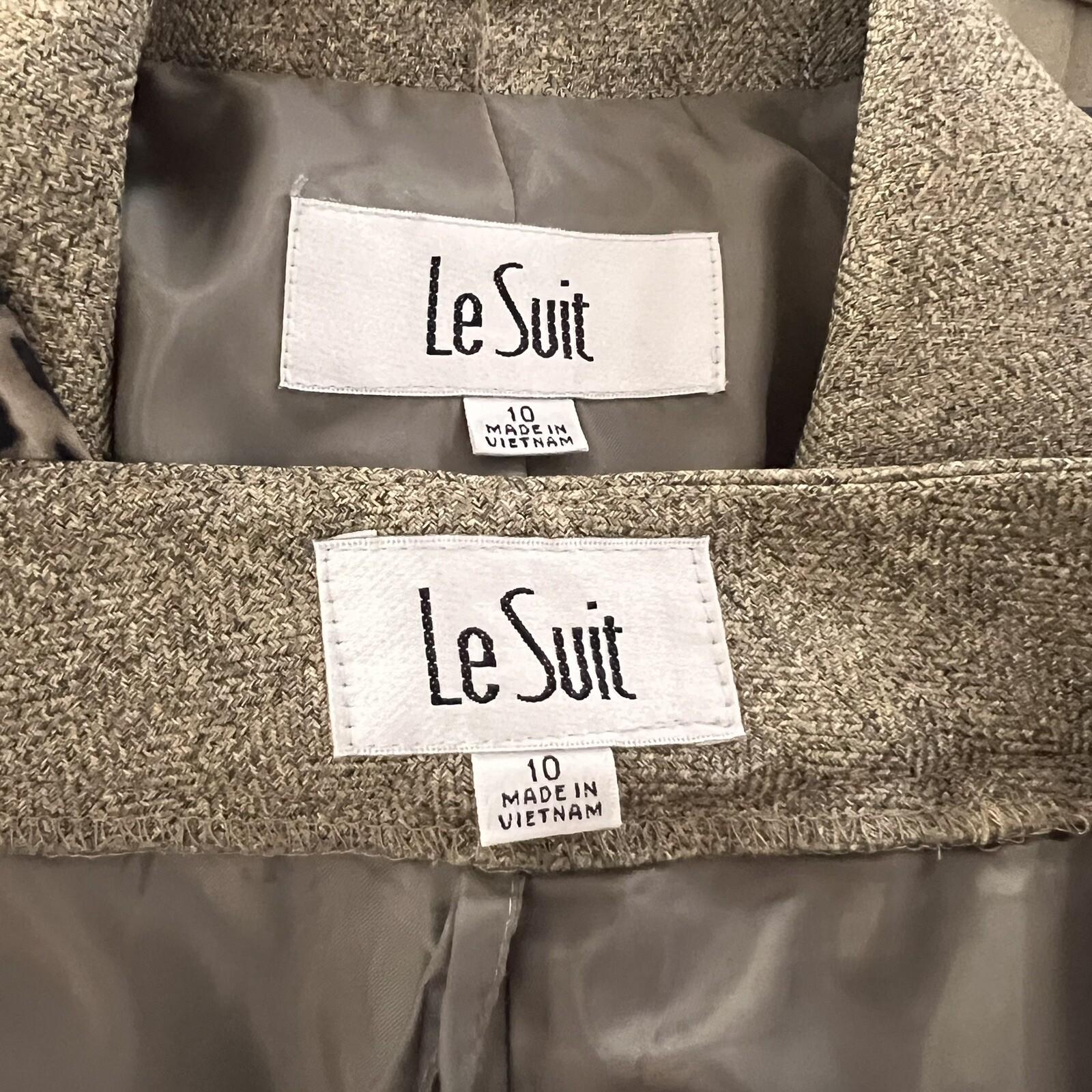 LE SUIT Women 3PC Peanut Polyester Lined Peak Collar Pant Suit Scarf Size 10