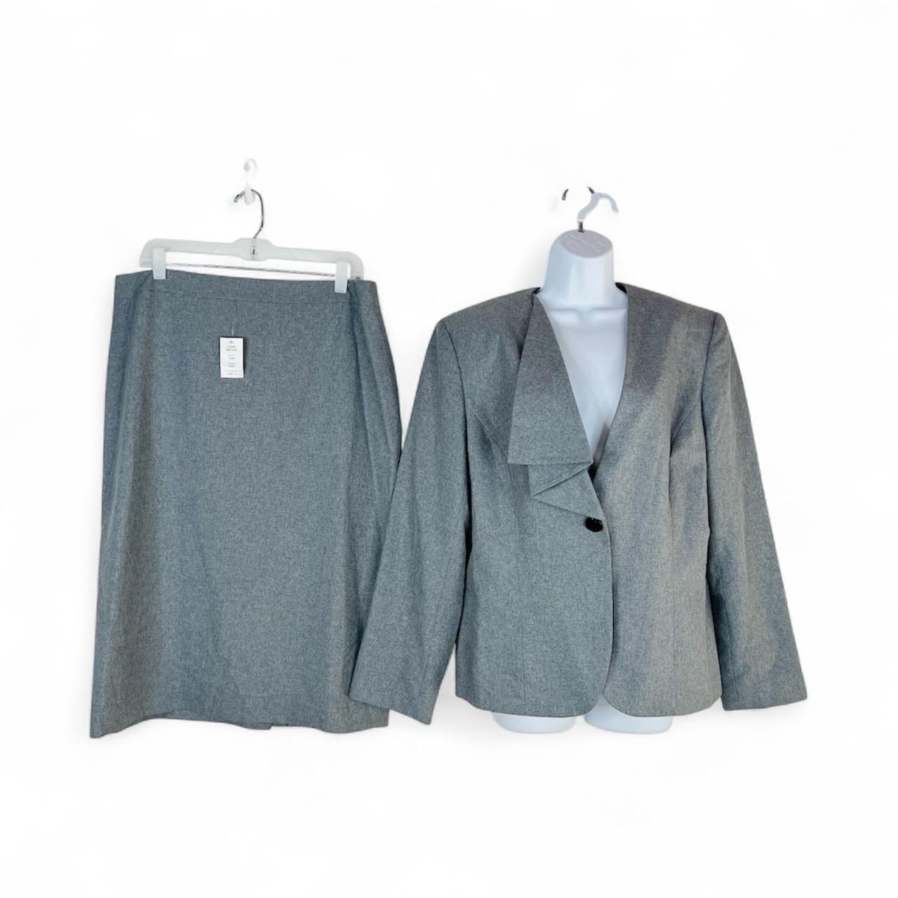 John Meyer Polyester Skirt Suit Size 14 Light Gray Ruffle Collarless 2PC New