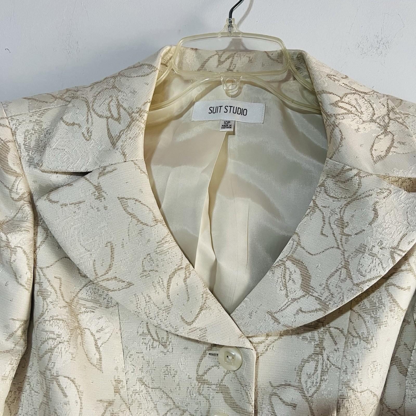 10-3683.jpg Le Suit Polyester Rayon Skirt Suit 10P Beige Floral Notch Collar Classic 2PC