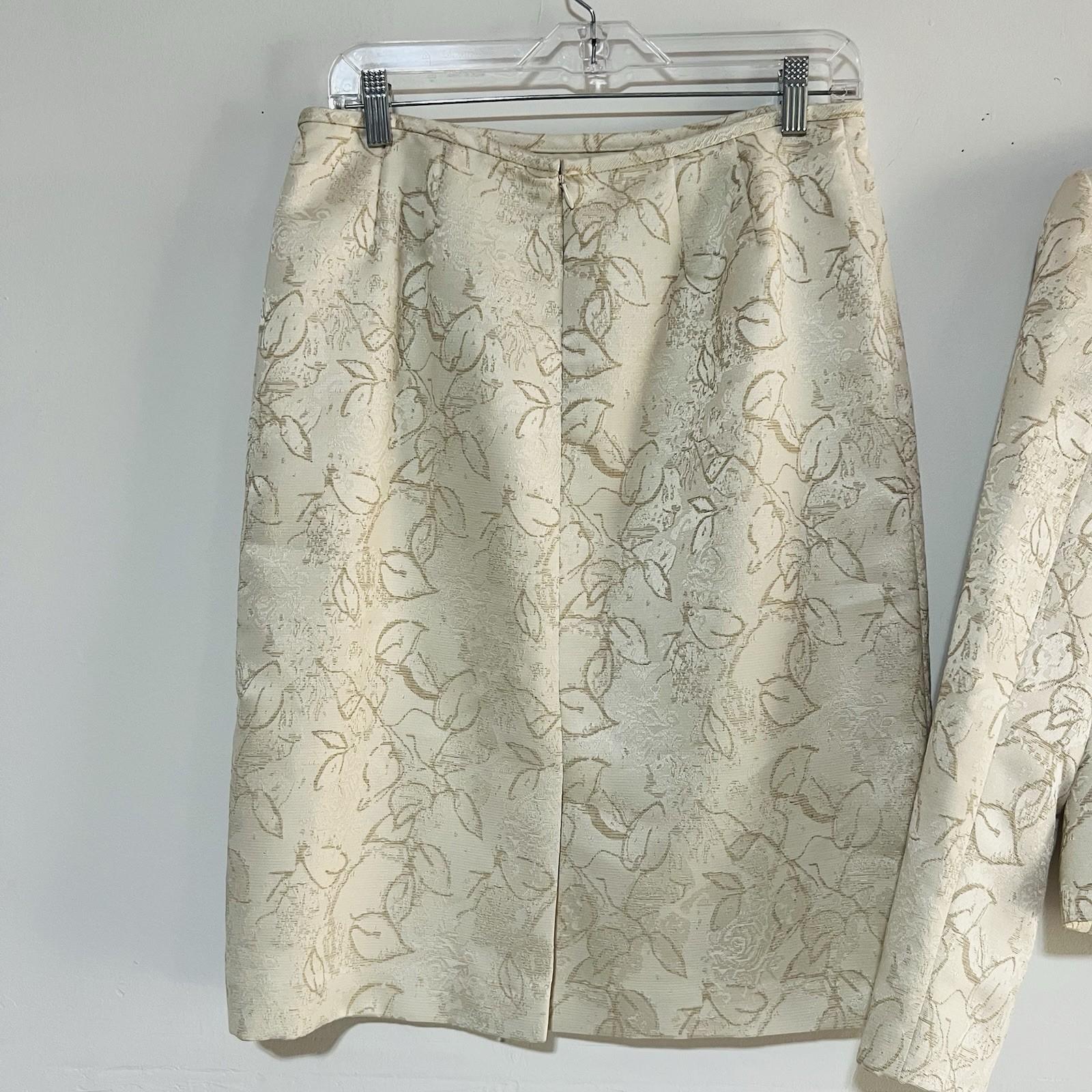 10-3686.jpg Le Suit Polyester Rayon Skirt Suit 10P Beige Floral Notch Collar Classic 2PC