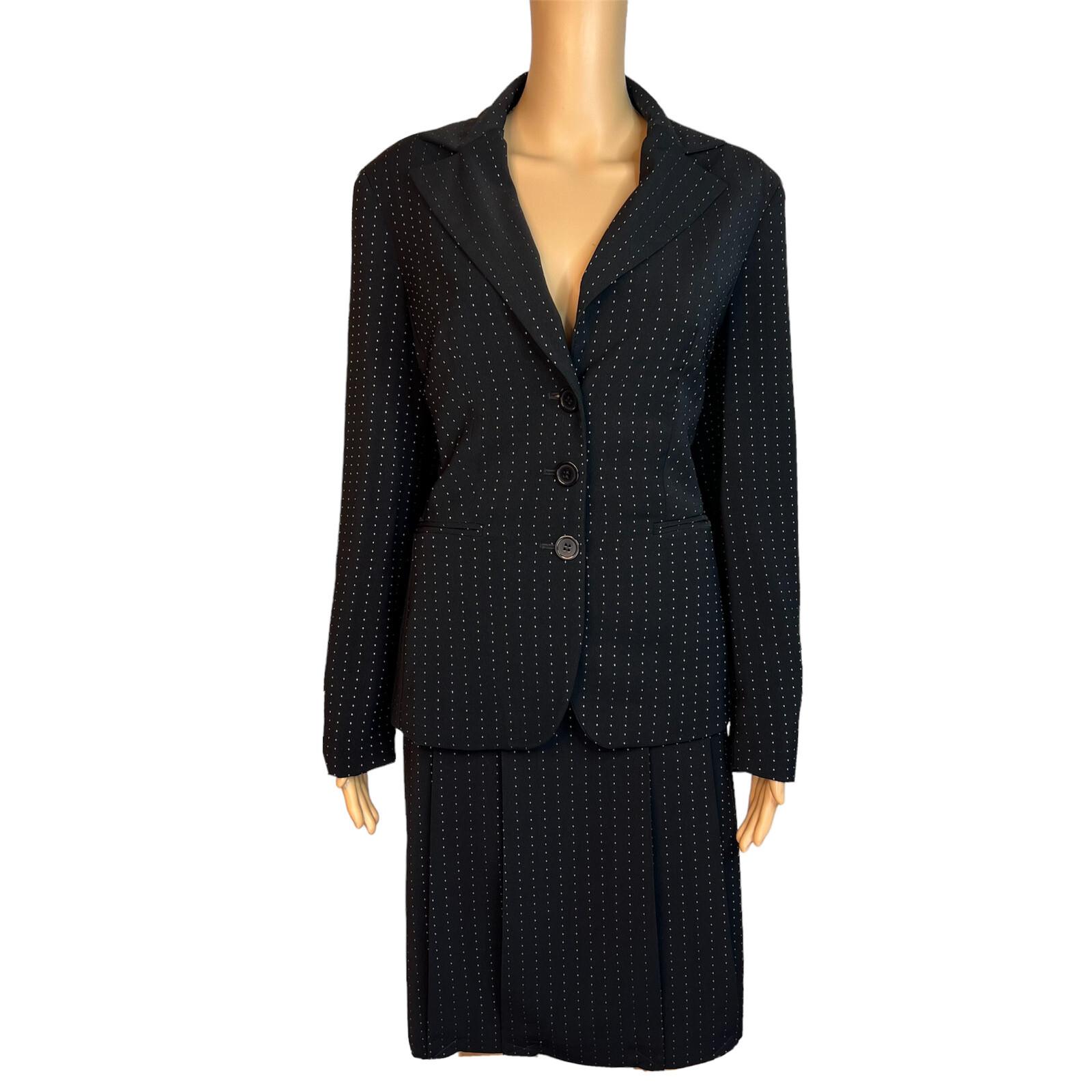 Larry Levine Polyester Rayon Skirt Suit Size 10  Black Lined Pleated Career 2PC