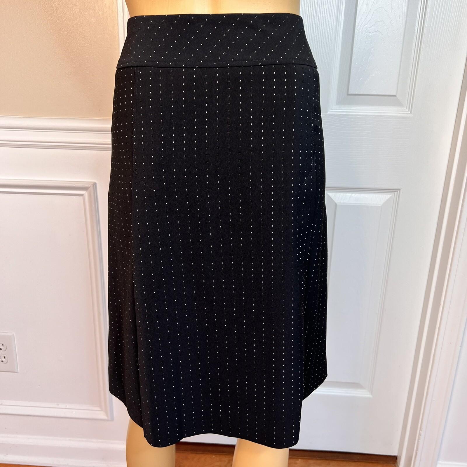 Larry Levine Polyester Rayon Skirt Suit Size 10  Black Lined Pleated Career 2PC