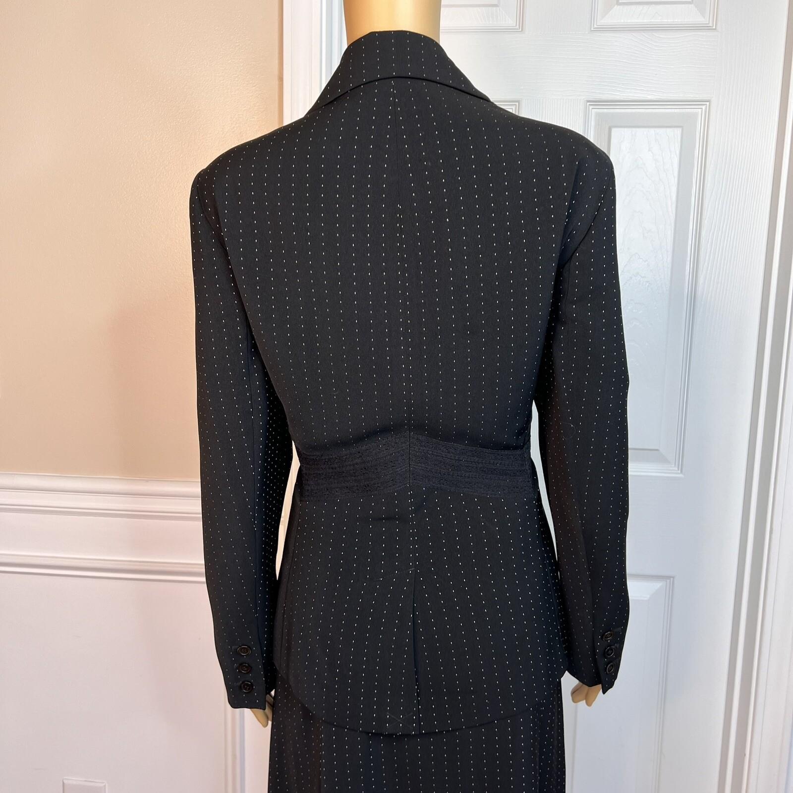 Larry Levine Polyester Rayon Skirt Suit Size 10  Black Lined Pleated Career 2PC