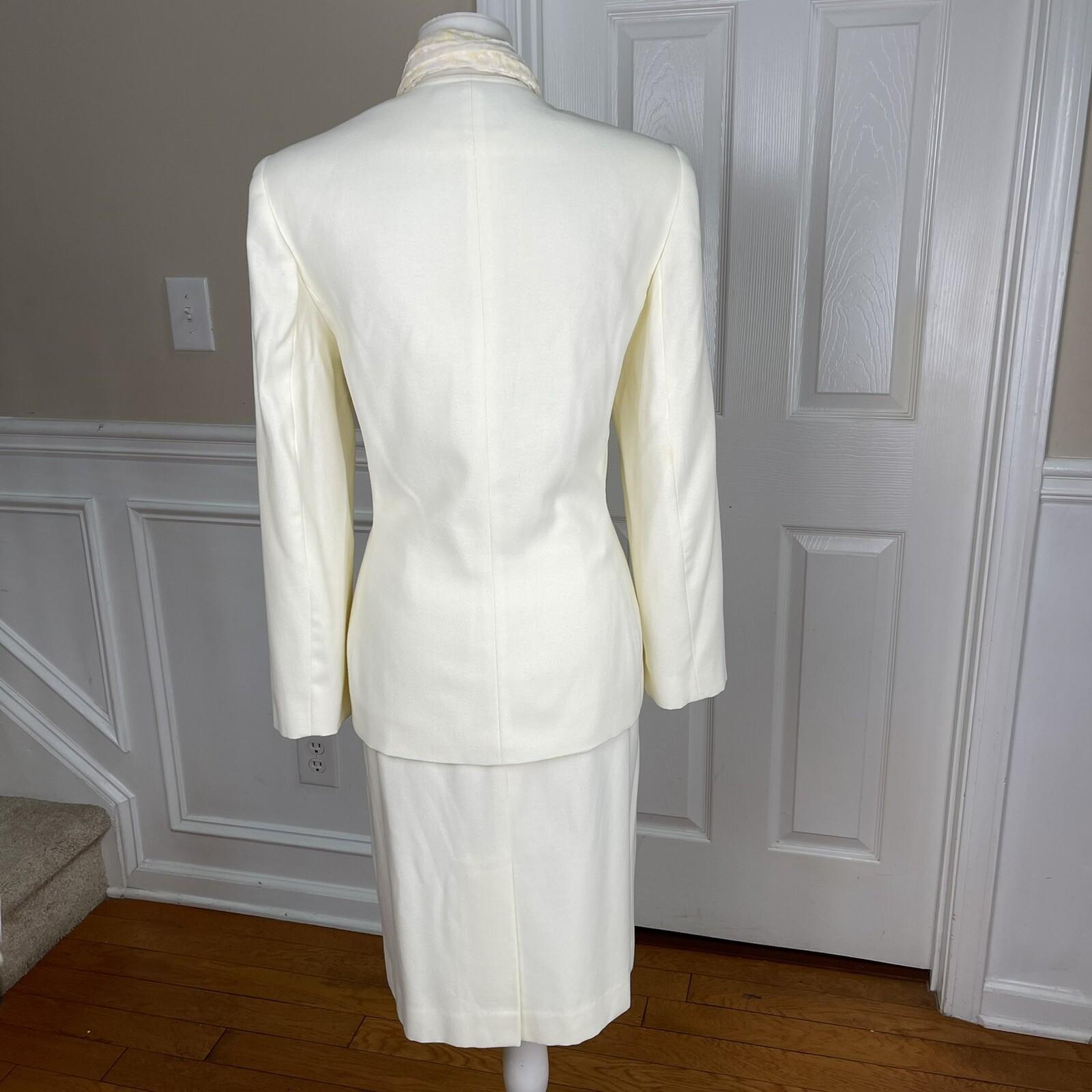 Le Suit Vintage Polyester Rayon Skirt Suit Scarf Size 10 Off White 2PC Lined