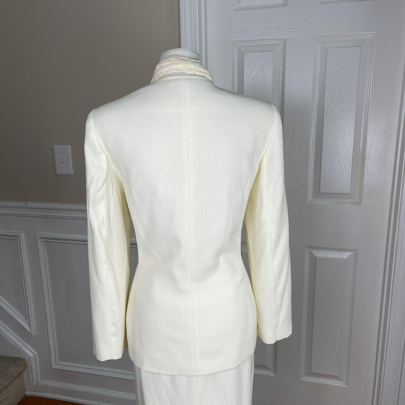 Le Suit Vintage Polyester Rayon Skirt Suit Scarf Size 10 Off White 2PC Lined