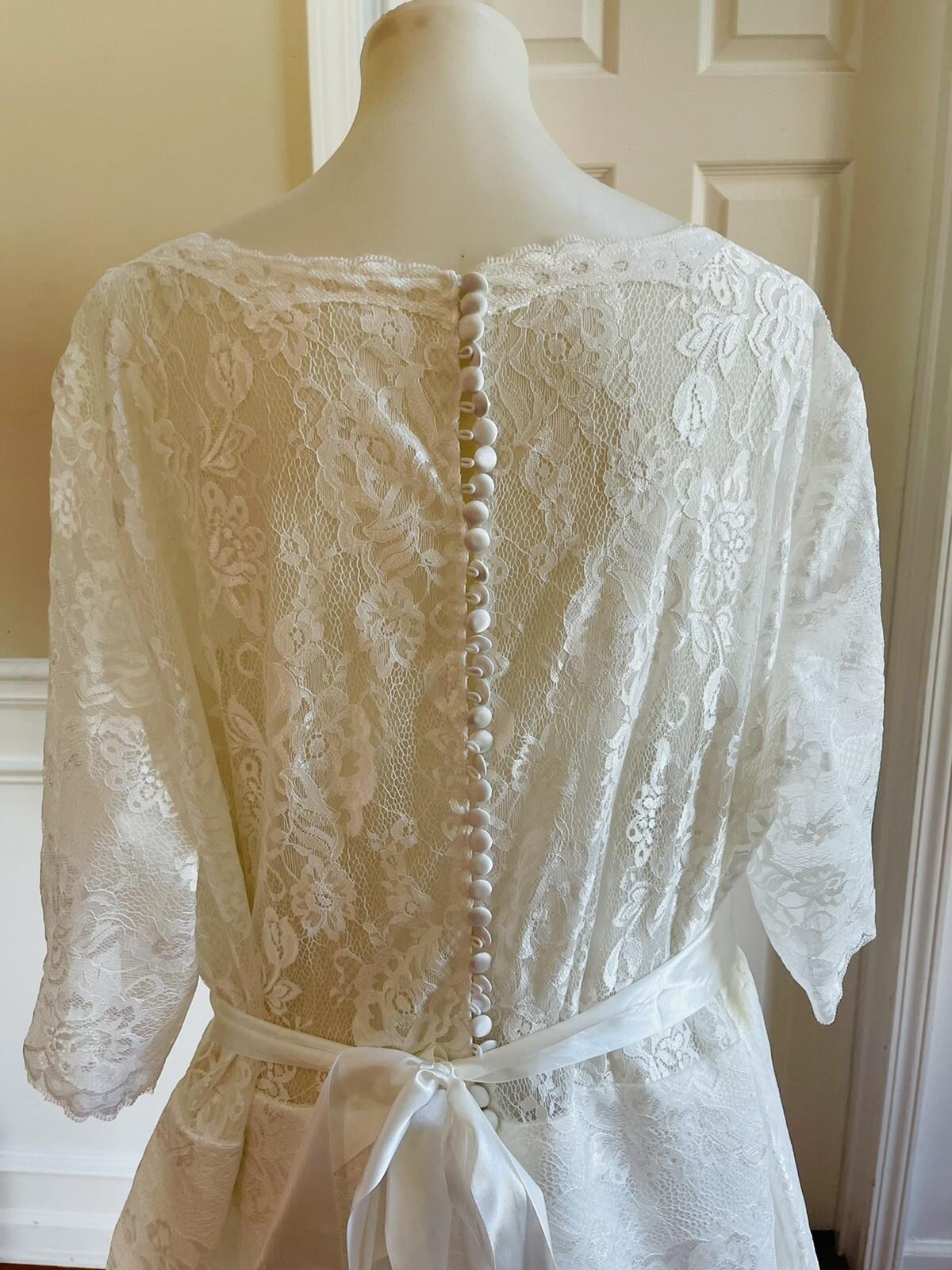 New BRIDES White Elegant Belted Beaded Lace Polyester Wedding Dress Size 24W
