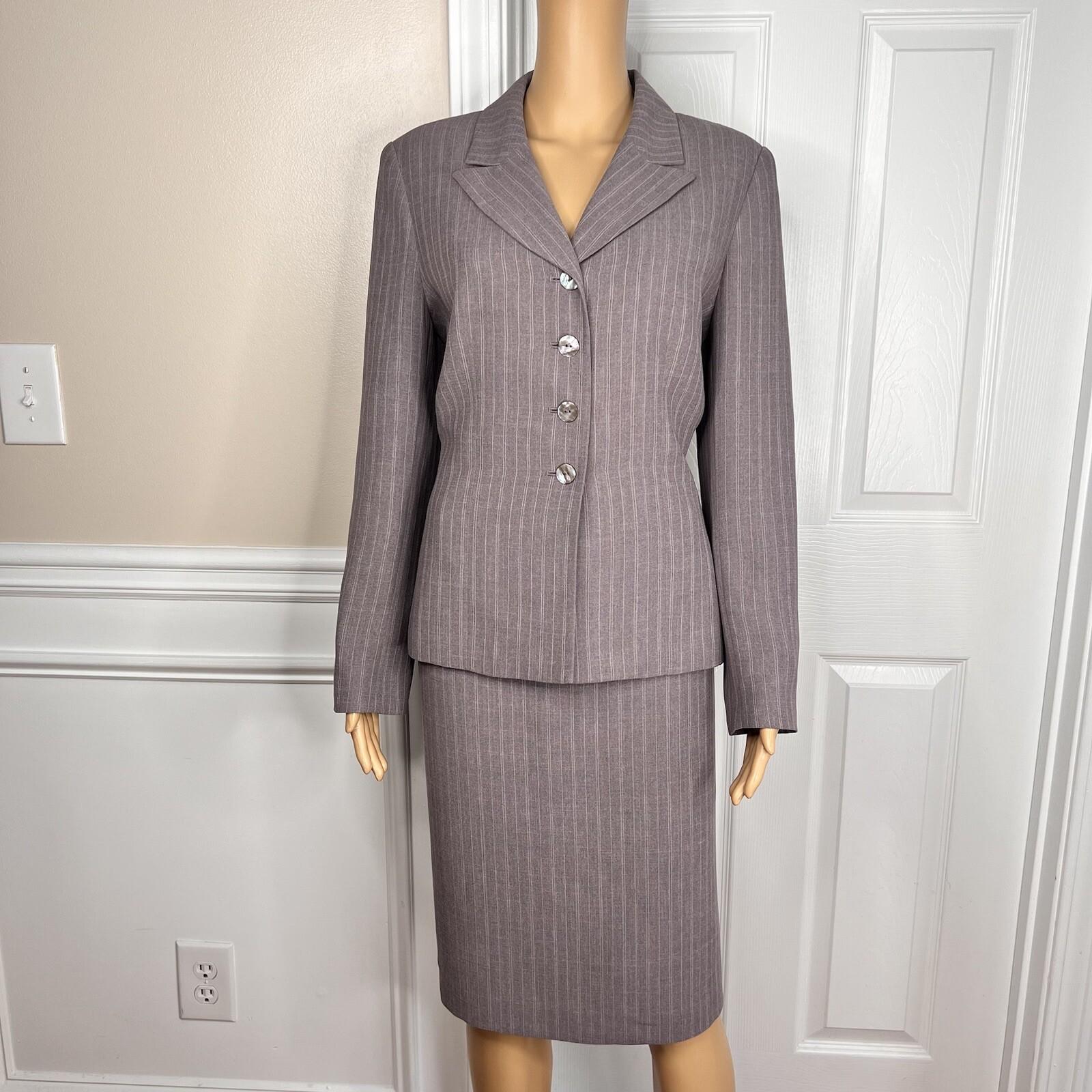 10-4327.jpg LE SUIT 2PC Wash Purple Striped Polyester Lined Peak Collar Skirt Suit Size 8