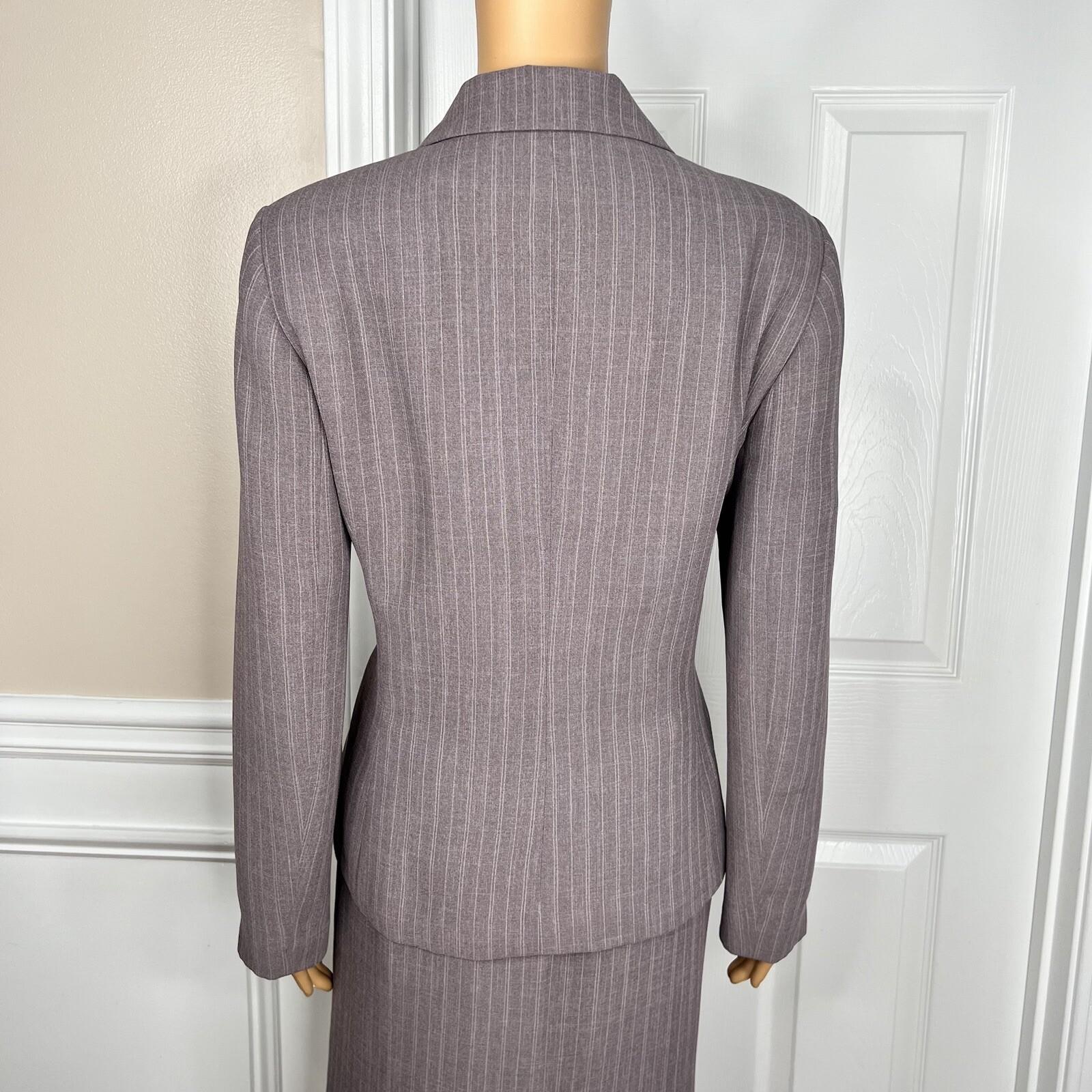 10-4333.jpg LE SUIT 2PC Wash Purple Striped Polyester Lined Peak Collar Skirt Suit Size 8