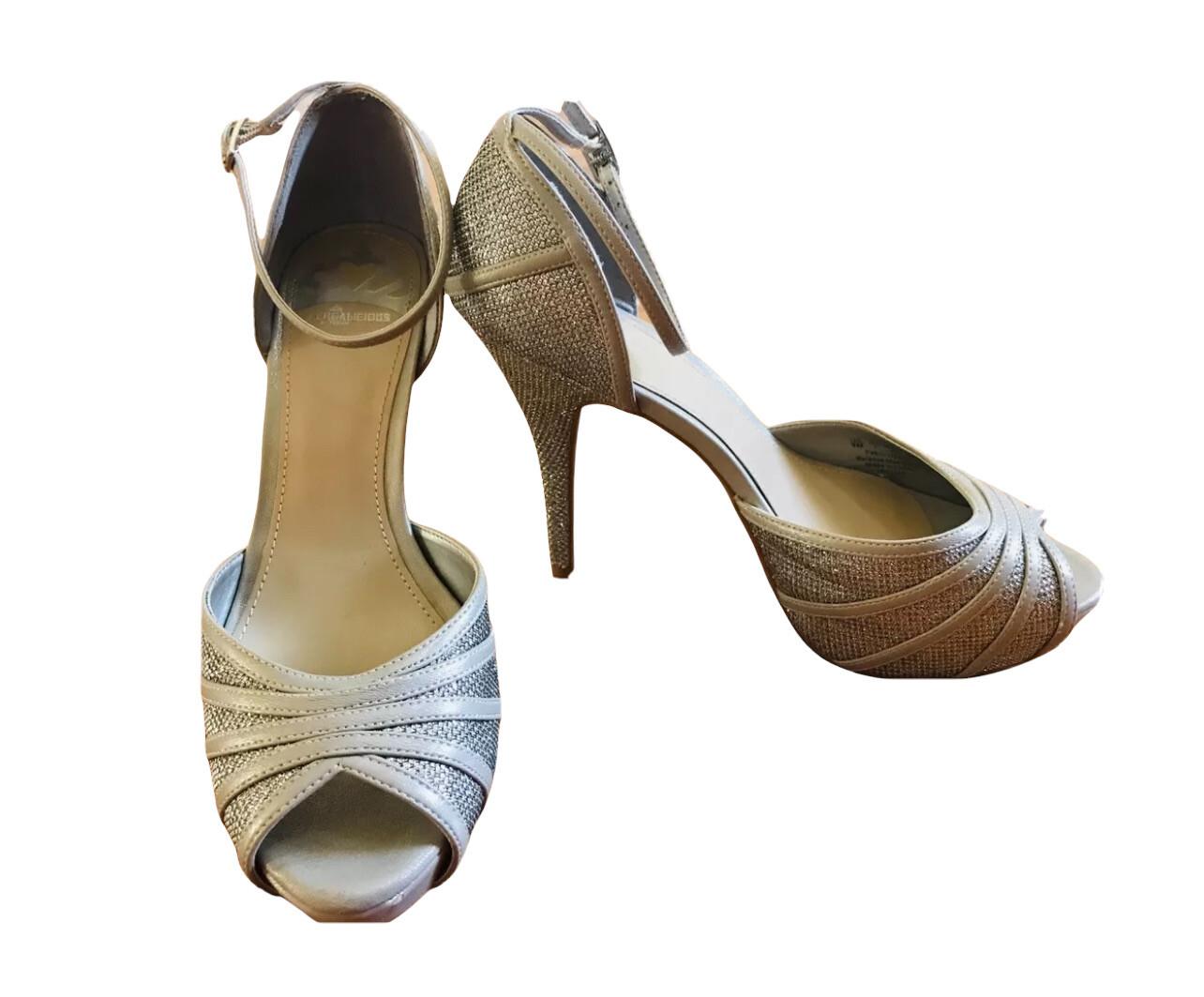 10-4645.jpg Fergalicious Shoes Size 9M Silver Shiny Platform Open Toe Ankle Strap Pumps