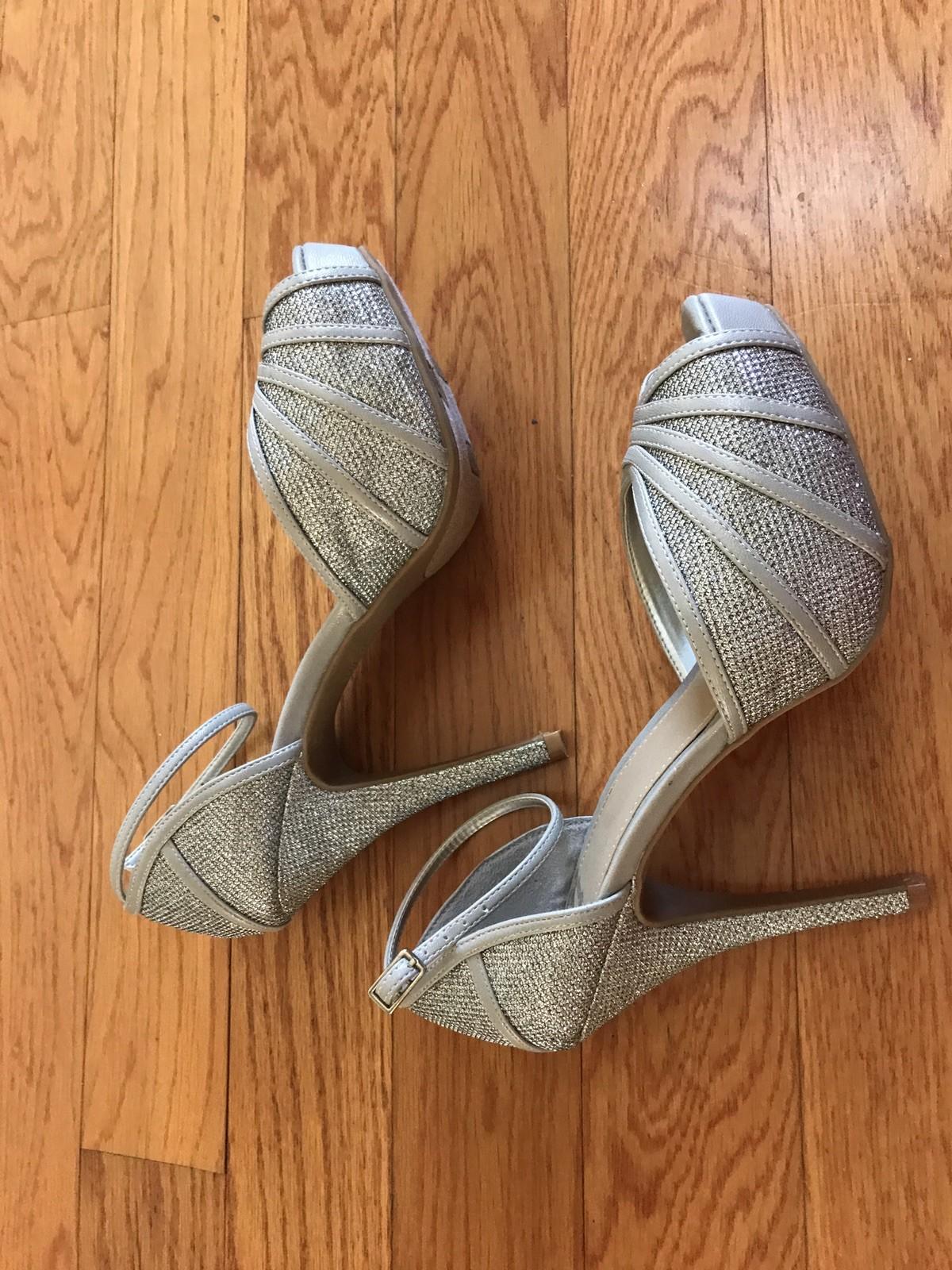10-4650.jpg Fergalicious Shoes Size 9M Silver Shiny Platform Open Toe Ankle Strap Pumps