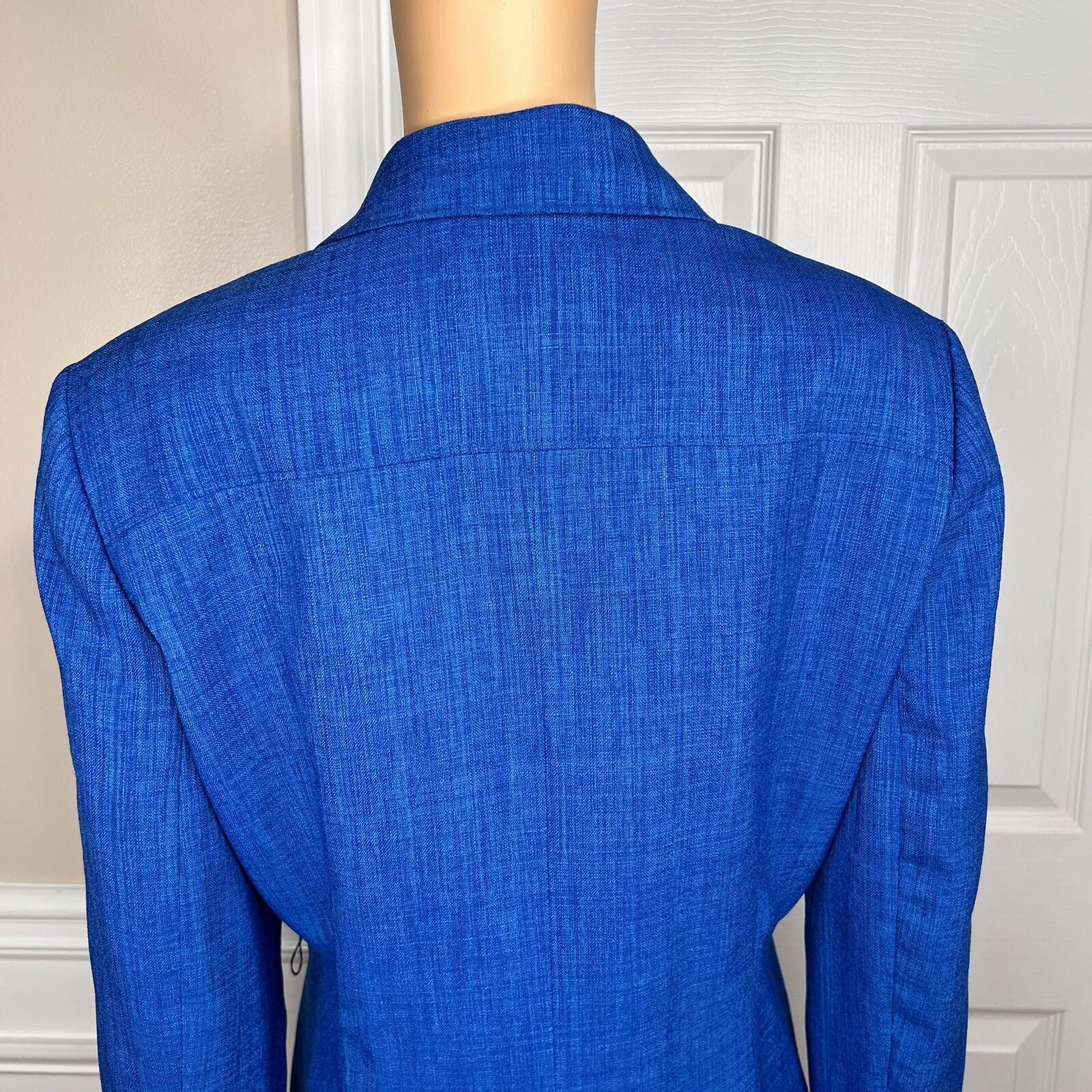10-4847.jpg Le Suit Polyester Blazer Size 14 Royal Blue Lined Peak Collar Pockets 1PC