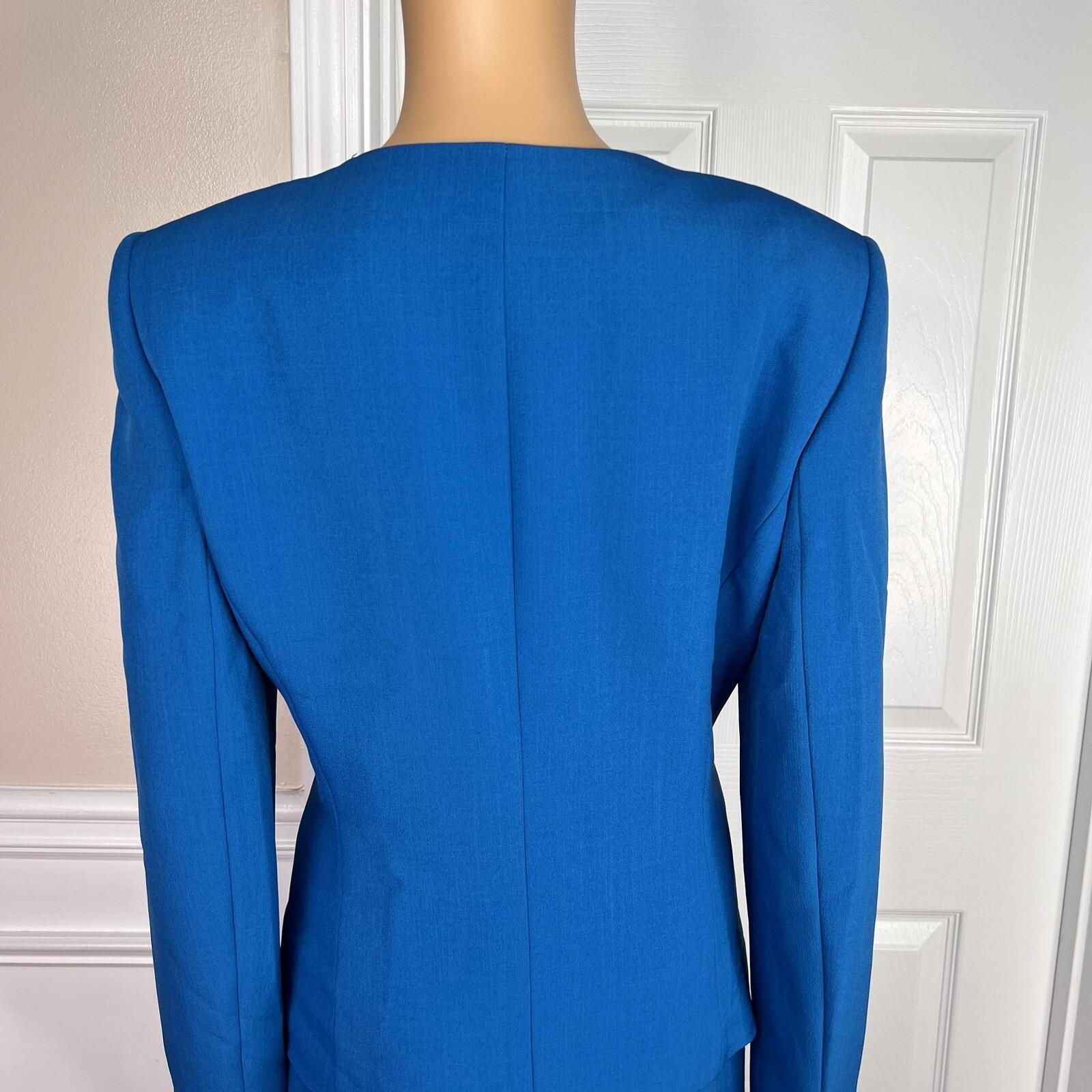 Preston & York Polyester Spandex Skirt Suit Size 6 Top Size S Blue V Neck 2 PC