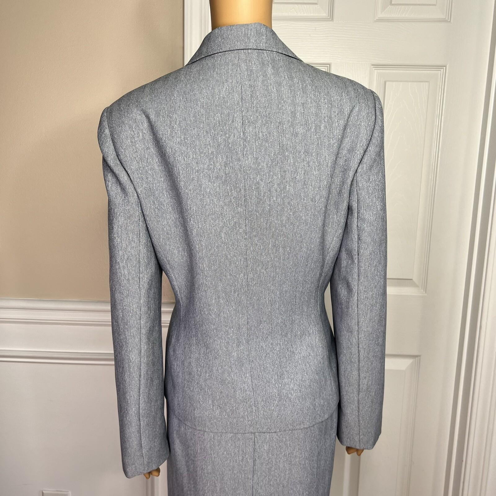 Le Suit Women Polyester Skirt Suit Size 12 Light Gray Lined Notch Collar 2 PC