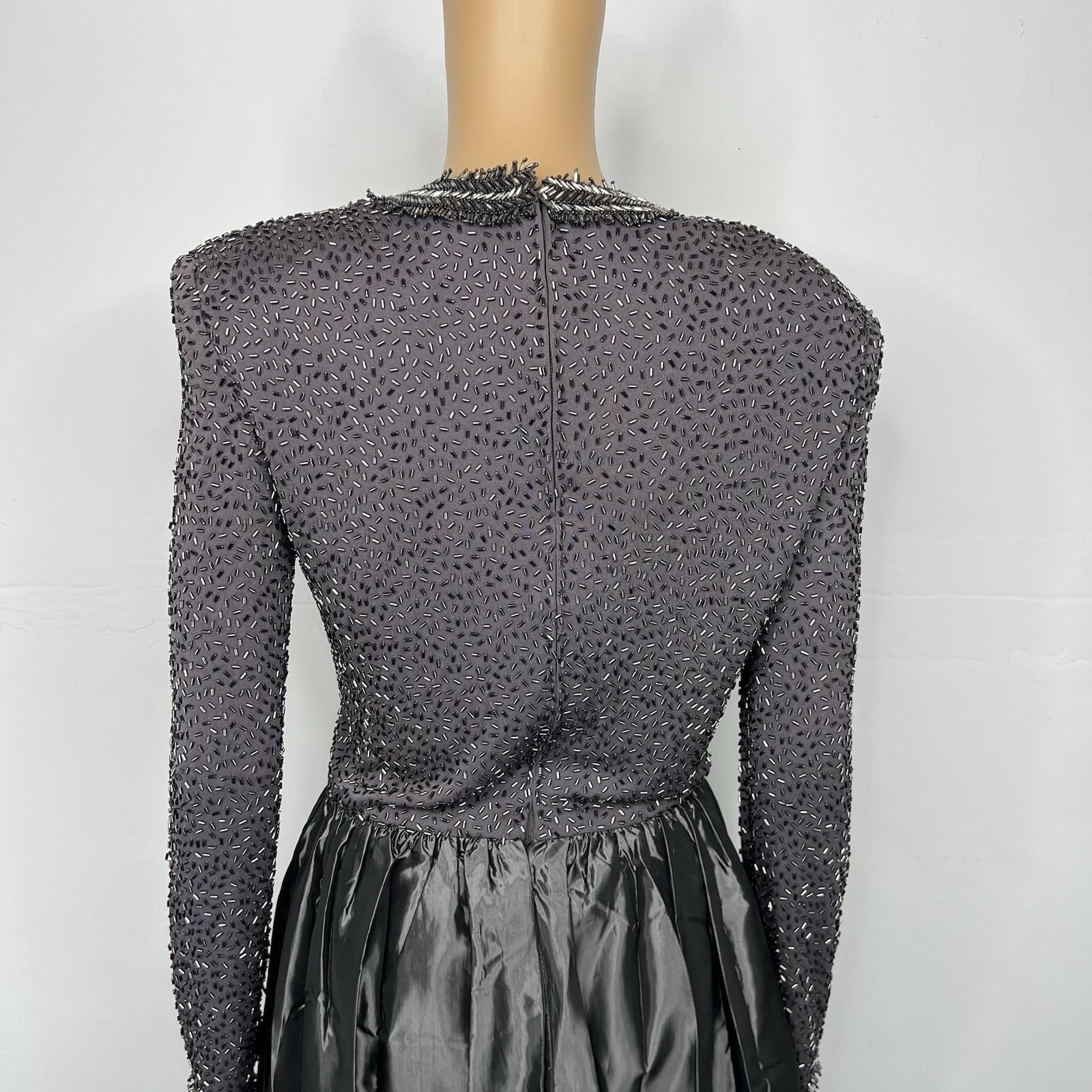 Victoria Royal LTD Sequin Stretch Dress Size 8 Gray Beaded Ball Gown Evening Bow