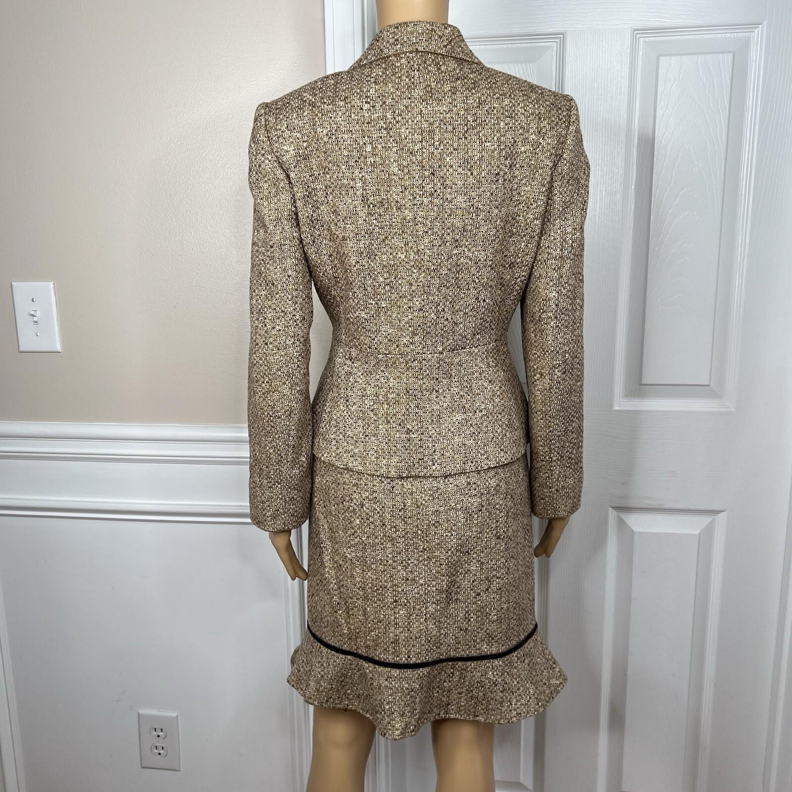 Liz Claiborne Tweed Brown Beige Skirt Suit Size 8P Ruffle Zip Up Lined 2PC