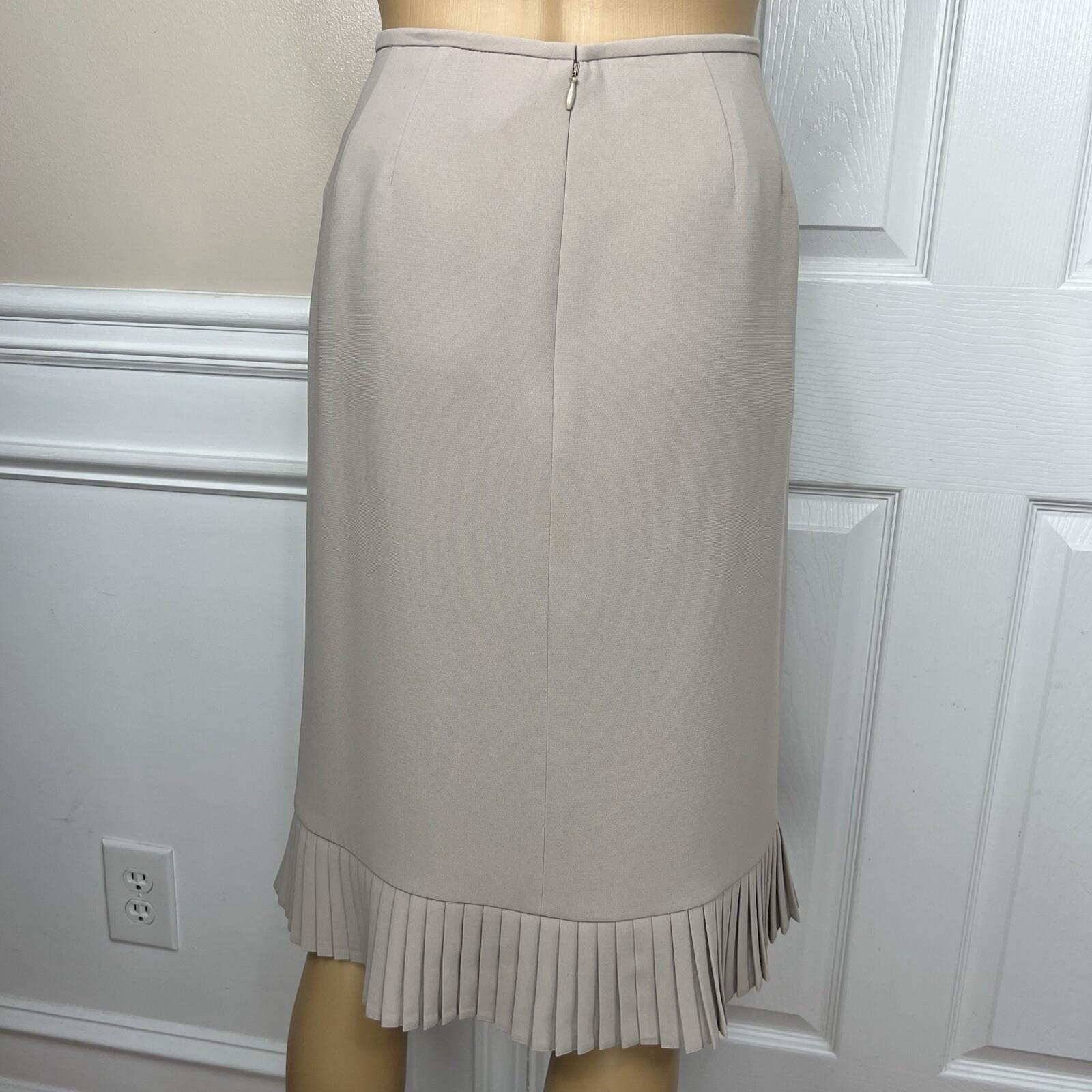 Collections for Le Suit Polyester Skirt Suit Size 8 Beige Pleated Lined 2PC