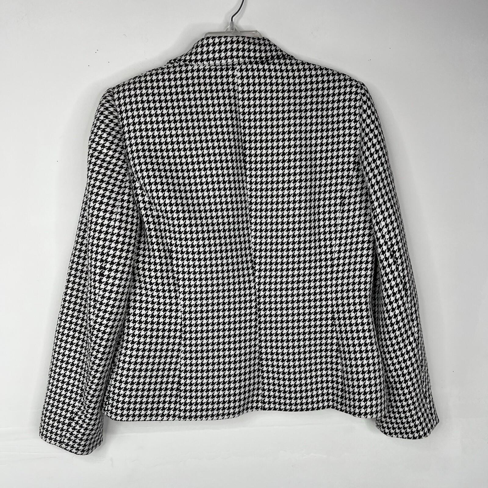 10-538.jpg Kasper Polyester Skirt Suit 10 Black White Houndstooth Office Sleek Look 2PC