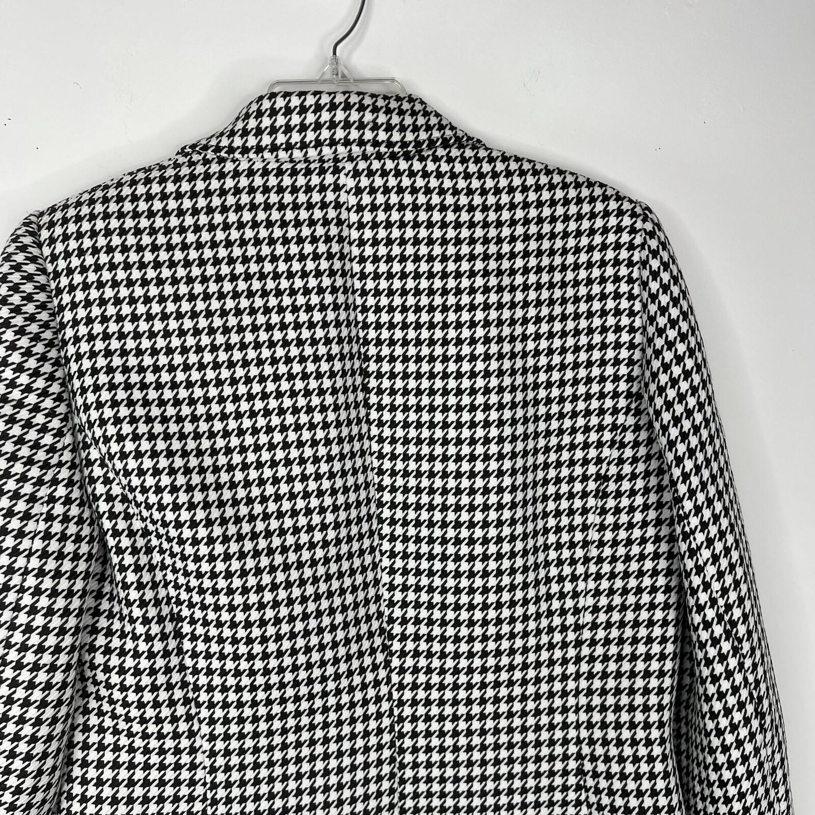 10-539.jpg Kasper Polyester Skirt Suit 10 Black White Houndstooth Office Sleek Look 2PC