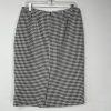 10-541.jpg Kasper Polyester Skirt Suit 10 Black White Houndstooth Office Sleek Look 2PC