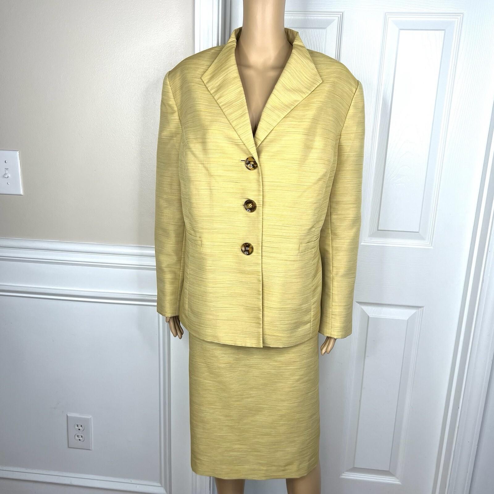 KASPER Polyester Rayon Skirt Suit Size 20W Stand Up Collar Yellow Lined 2PC