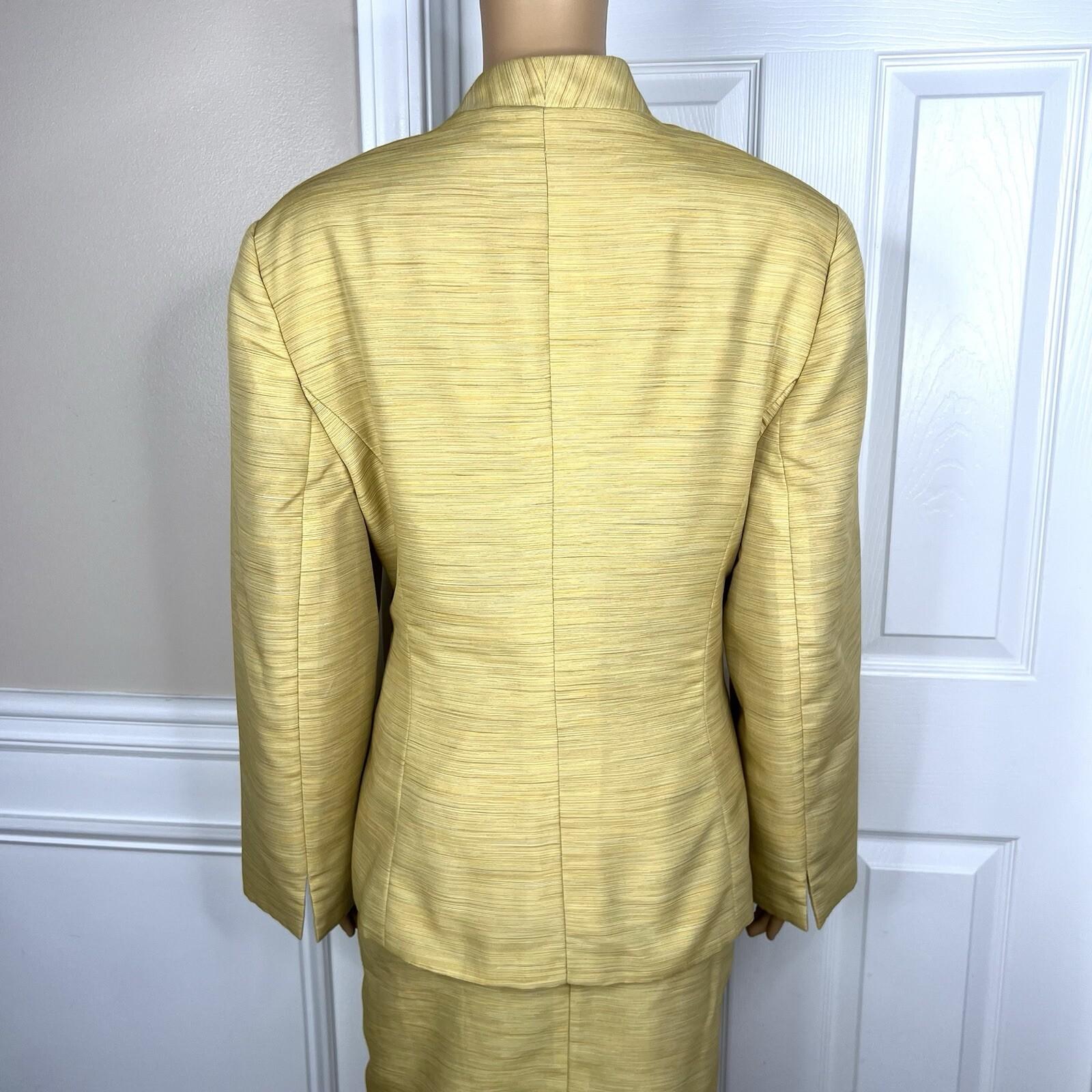 KASPER Polyester Rayon Skirt Suit Size 20W Stand Up Collar Yellow Lined 2PC