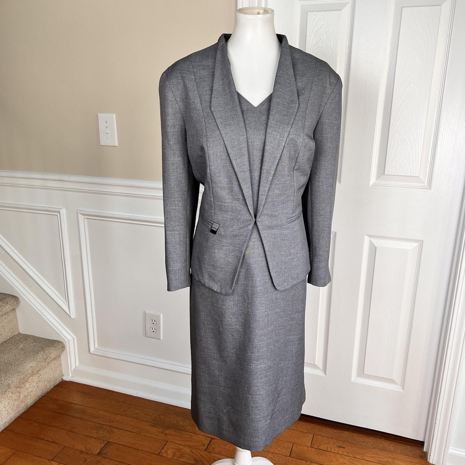 New EMILY Women 2PC Gray Polyester Lined Stand Up Collar Dress Suit Size 18