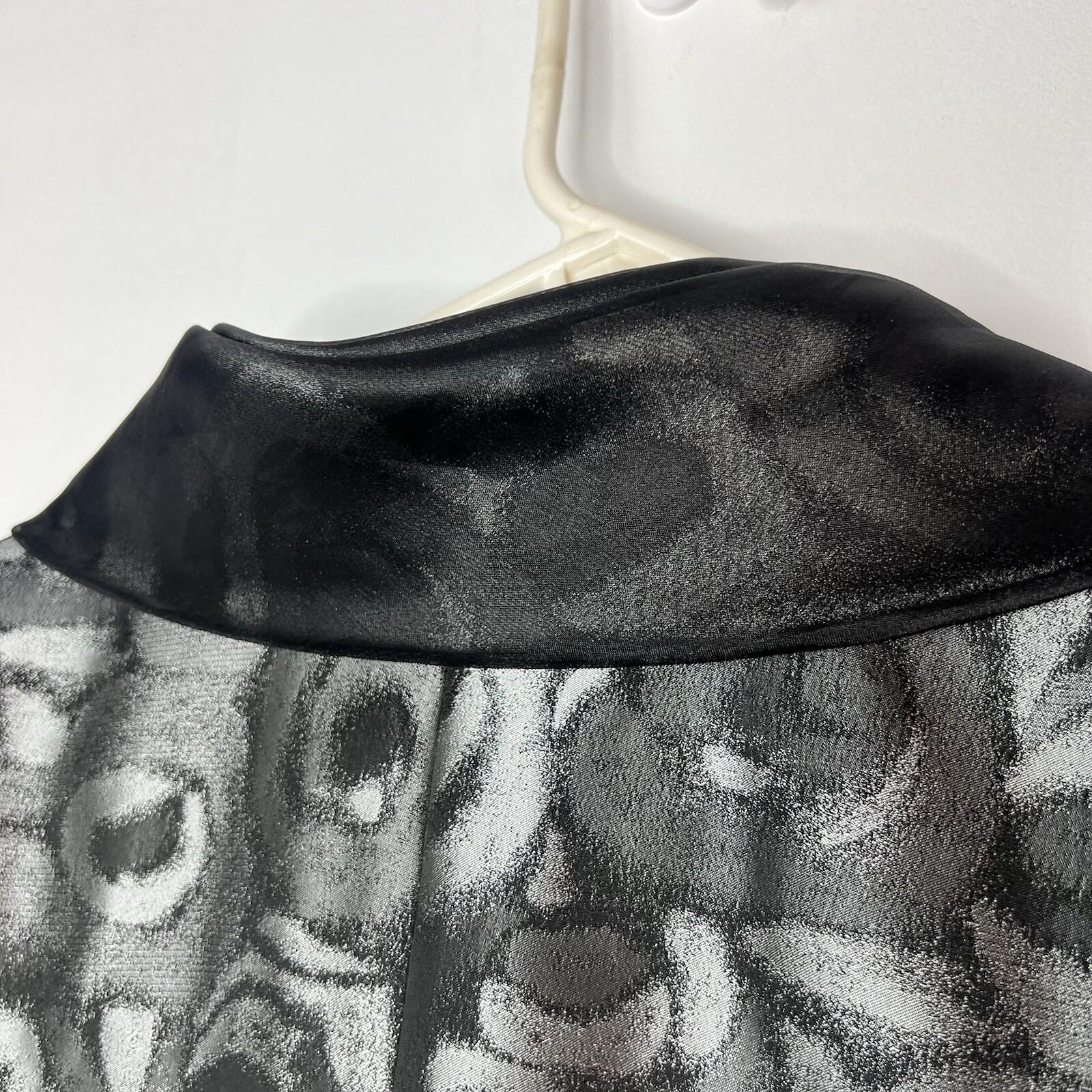 MOSHITA COUTURE Polyester Metallic Size 22 Wrap Silver Black Shawl Collar