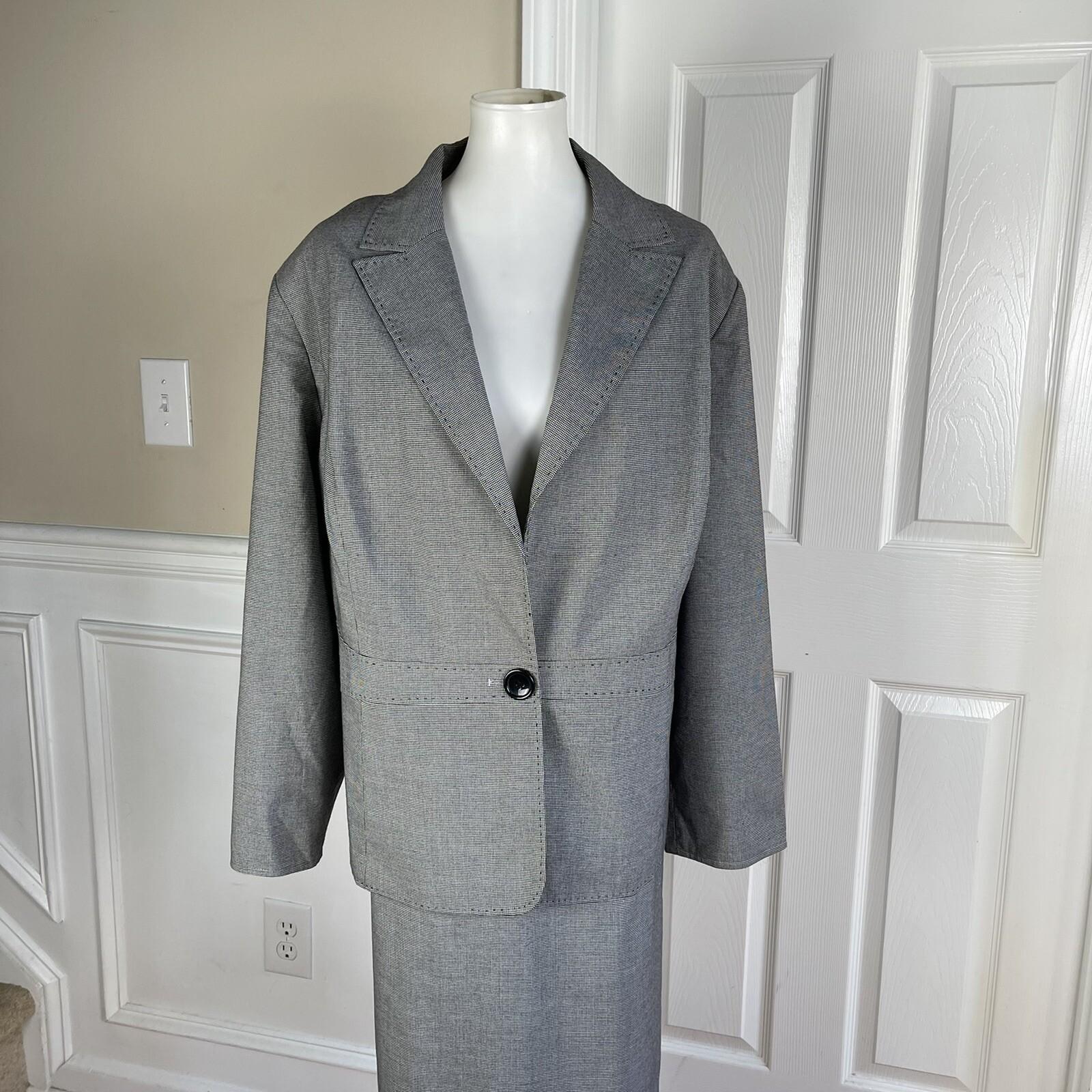 Larry Levine Polyester Stretch Skirt 22 W Suit 26 W Black White Notch Collar 2PC