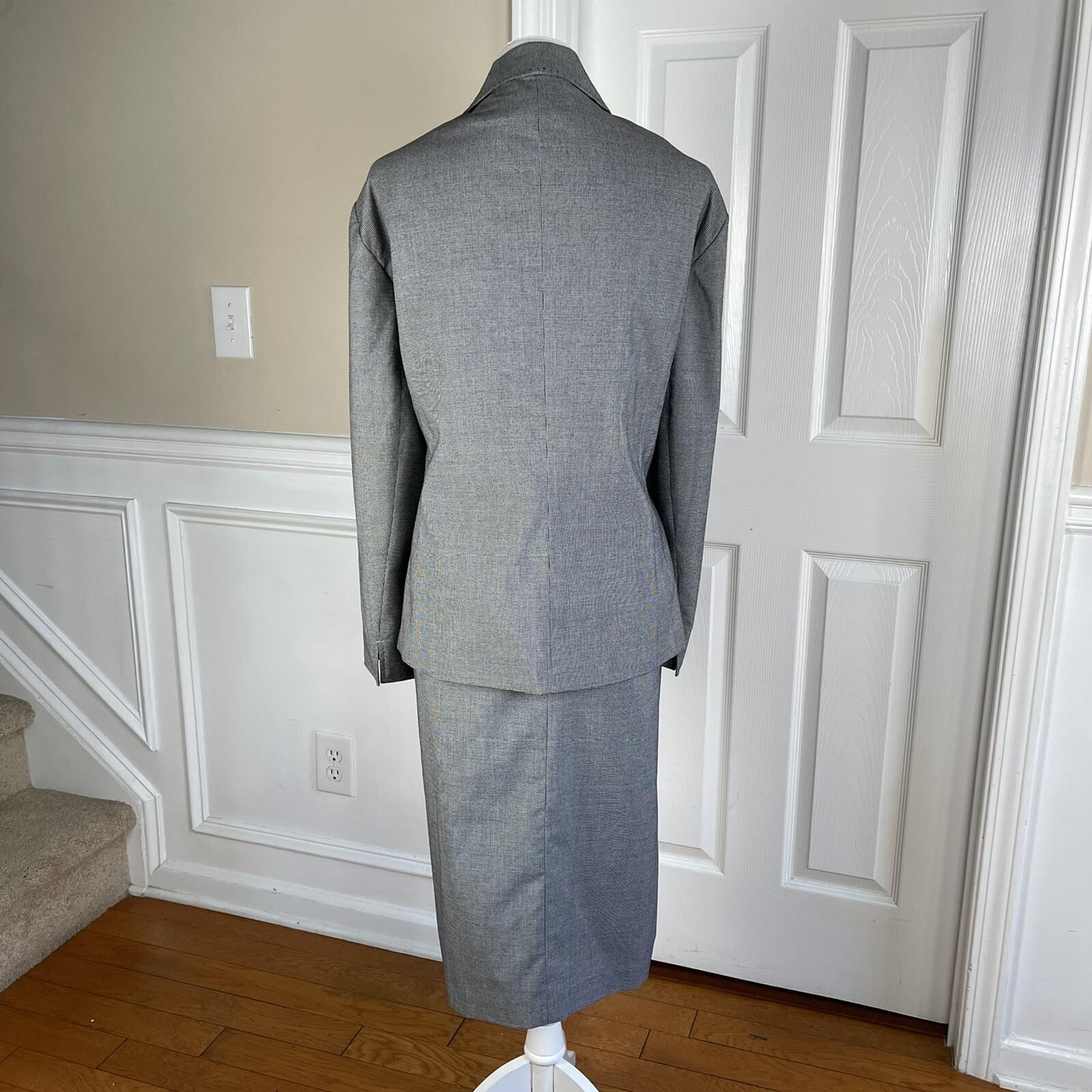 Larry Levine Polyester Stretch Skirt 22 W Suit 26 W Black White Notch Collar 2PC