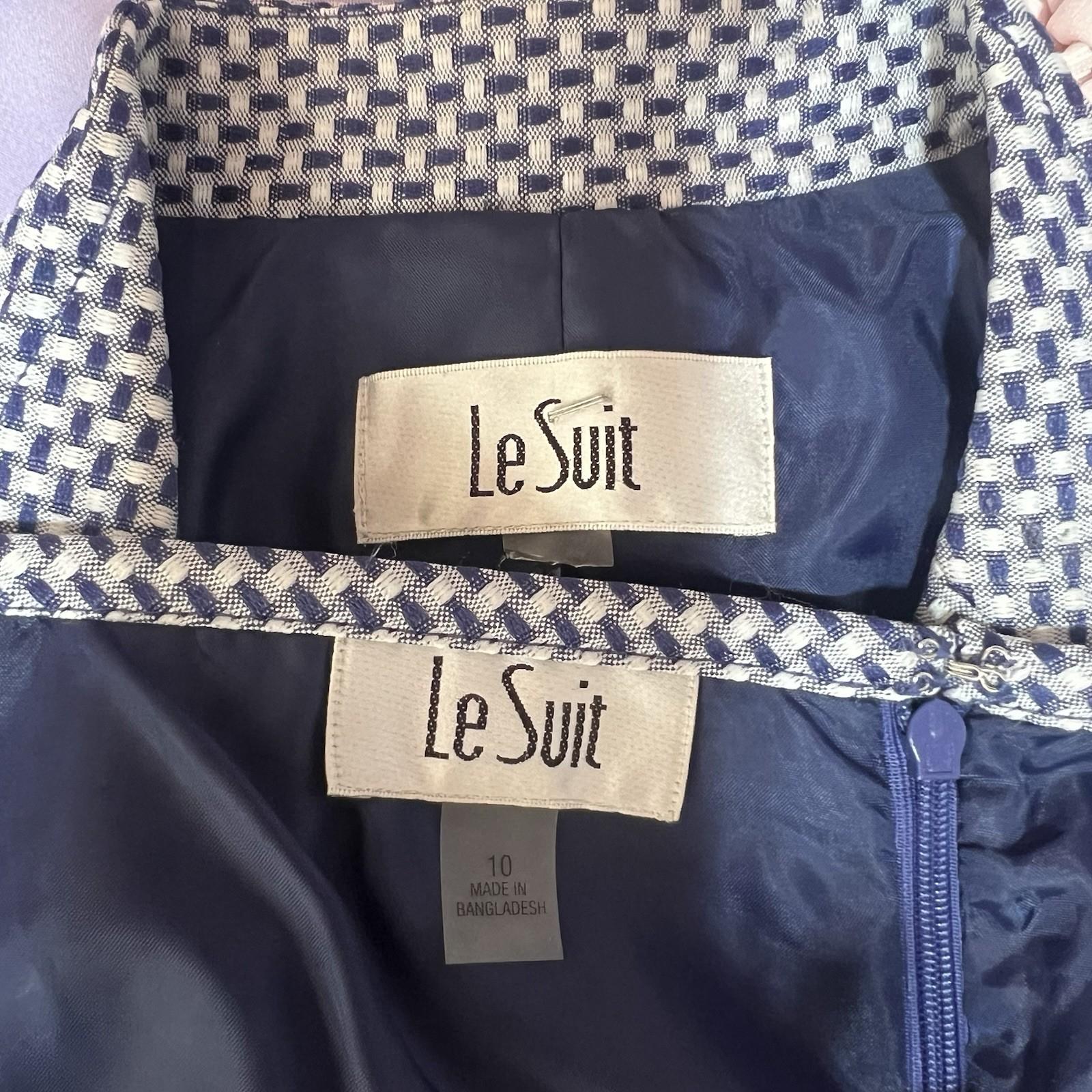 Le Suit Polyester Skirt Suit Size 10 White Blue Stand Up Collar Career 2PC