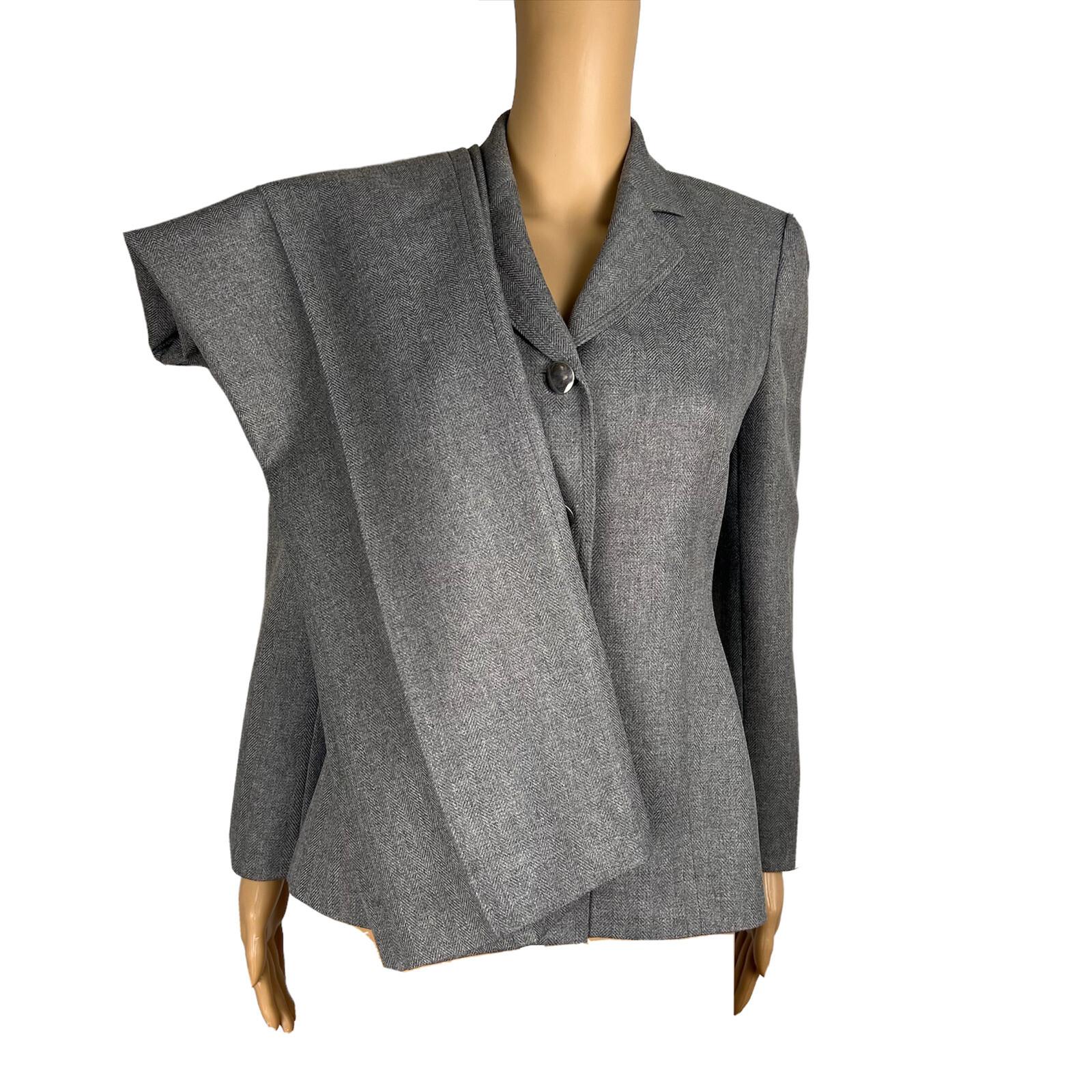 Le Suit Polyester Pant Suit Size 4P Gray Single Breasted Lined 2PC Notch Collar