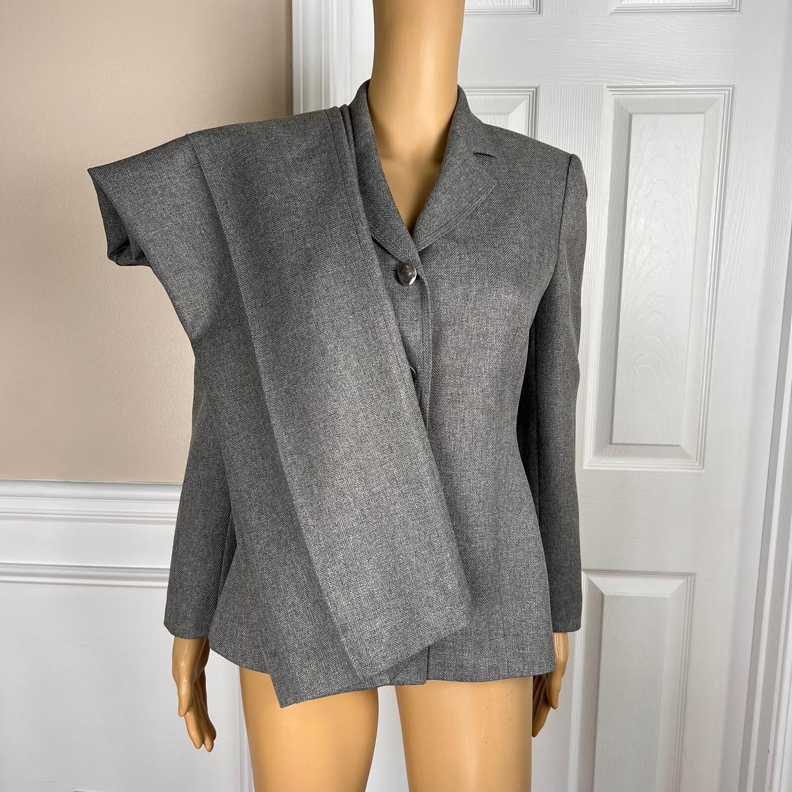 Le Suit Polyester Pant Suit Size 4P Gray Single Breasted Lined 2PC Notch Collar