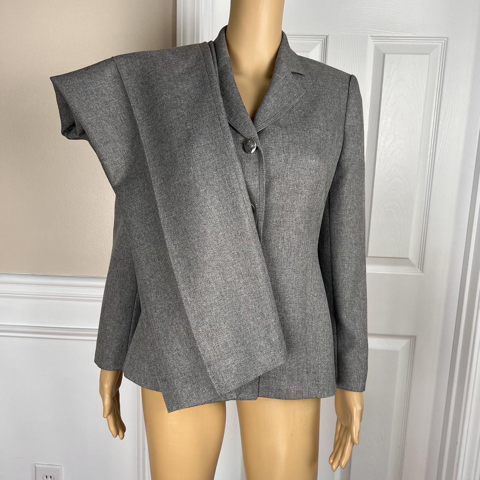 Le Suit Polyester Pant Suit Size 4P Gray Single Breasted Lined 2PC Notch Collar