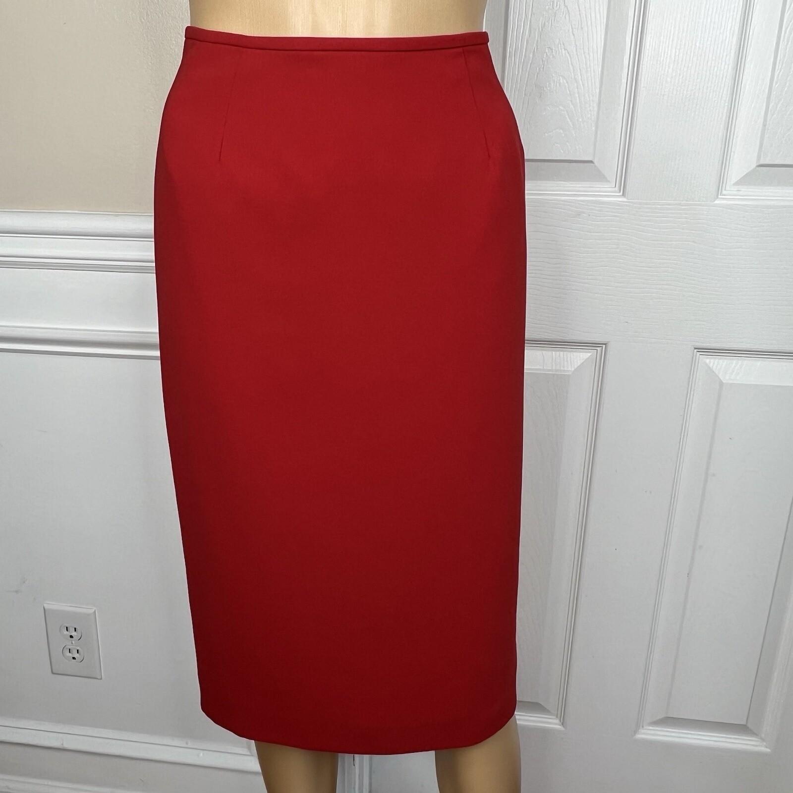 Le Suit Women Polyester Skirt Suit Size 8 Red Lined Notch Collar Business 2PC