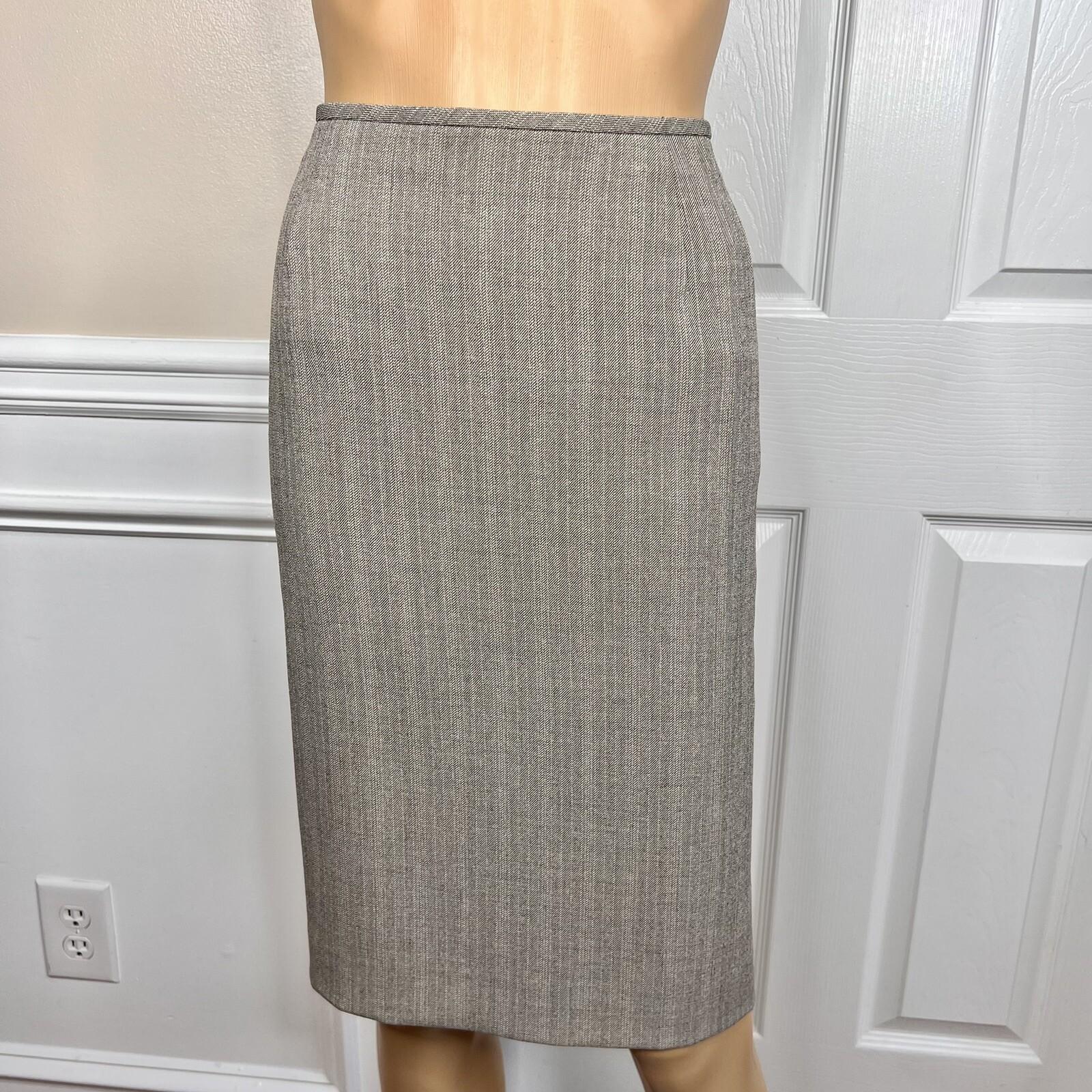 Le Suit Polyester Spandex Skirt Suit Size 14P Gray Peak Collar Faux Pockets 2PC