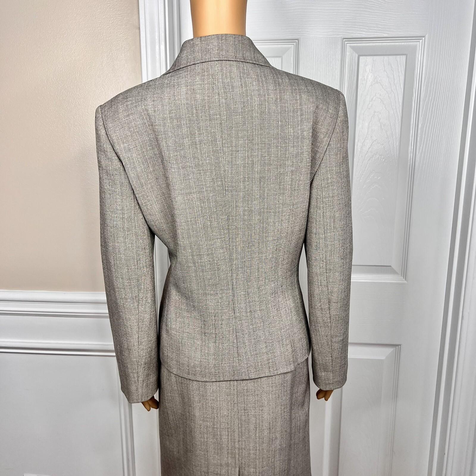 Le Suit Polyester Spandex Skirt Suit Size 14P Gray Peak Collar Faux Pockets 2PC