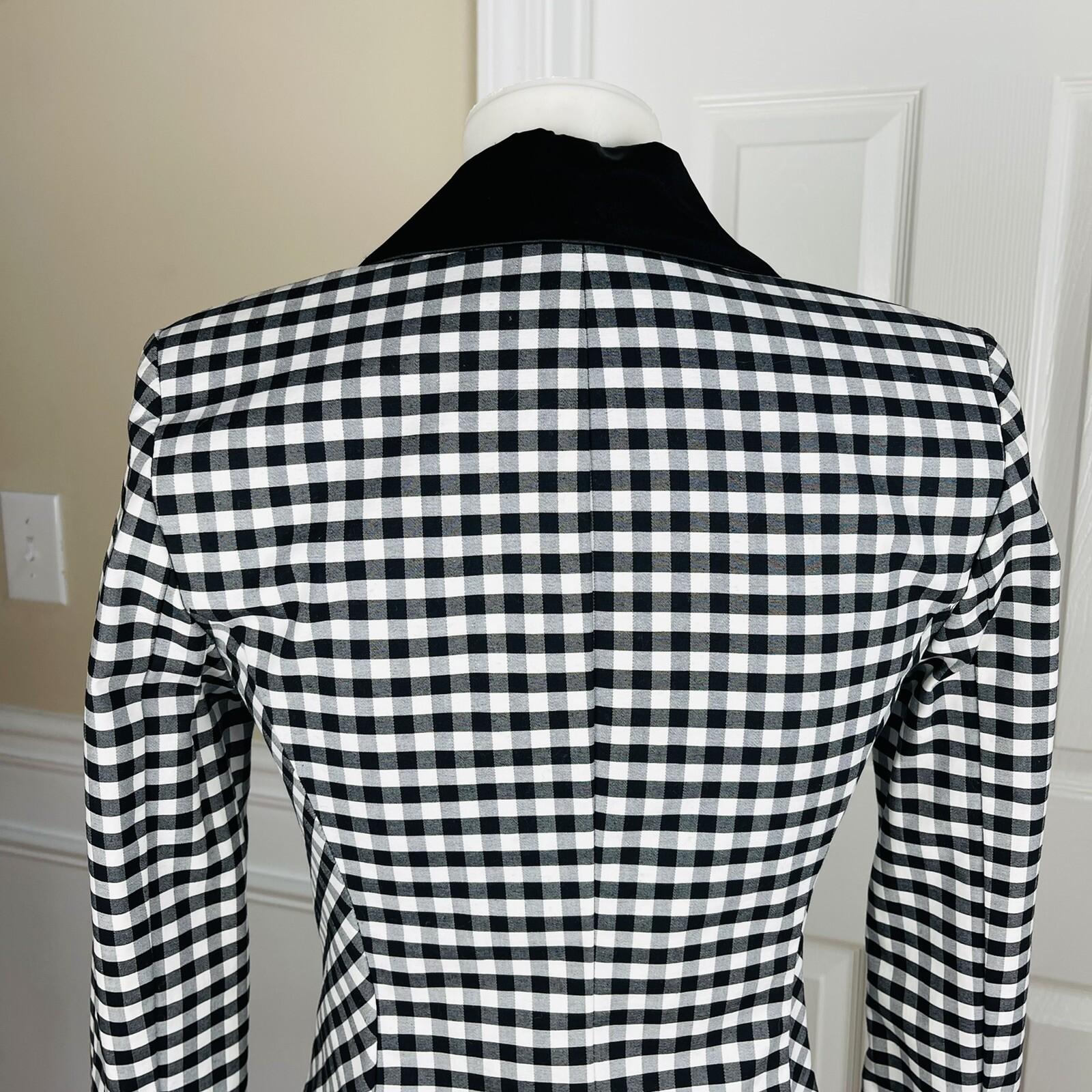 10-6920.jpg GUESS Los Angeles Black White Cotton Stretch Professional Elegant Blazer Size 4