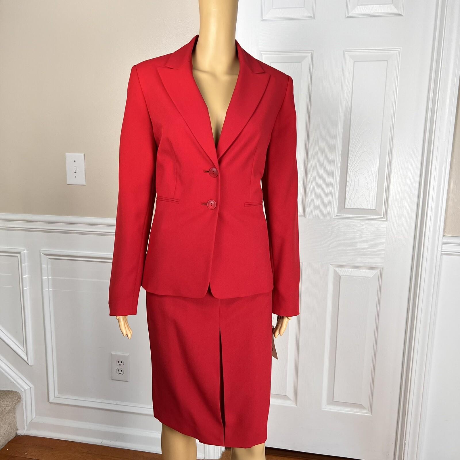 New C J PHILLIPS Women 2PC Red Polyester Lined Peak Collar Skirt Suit Size 8