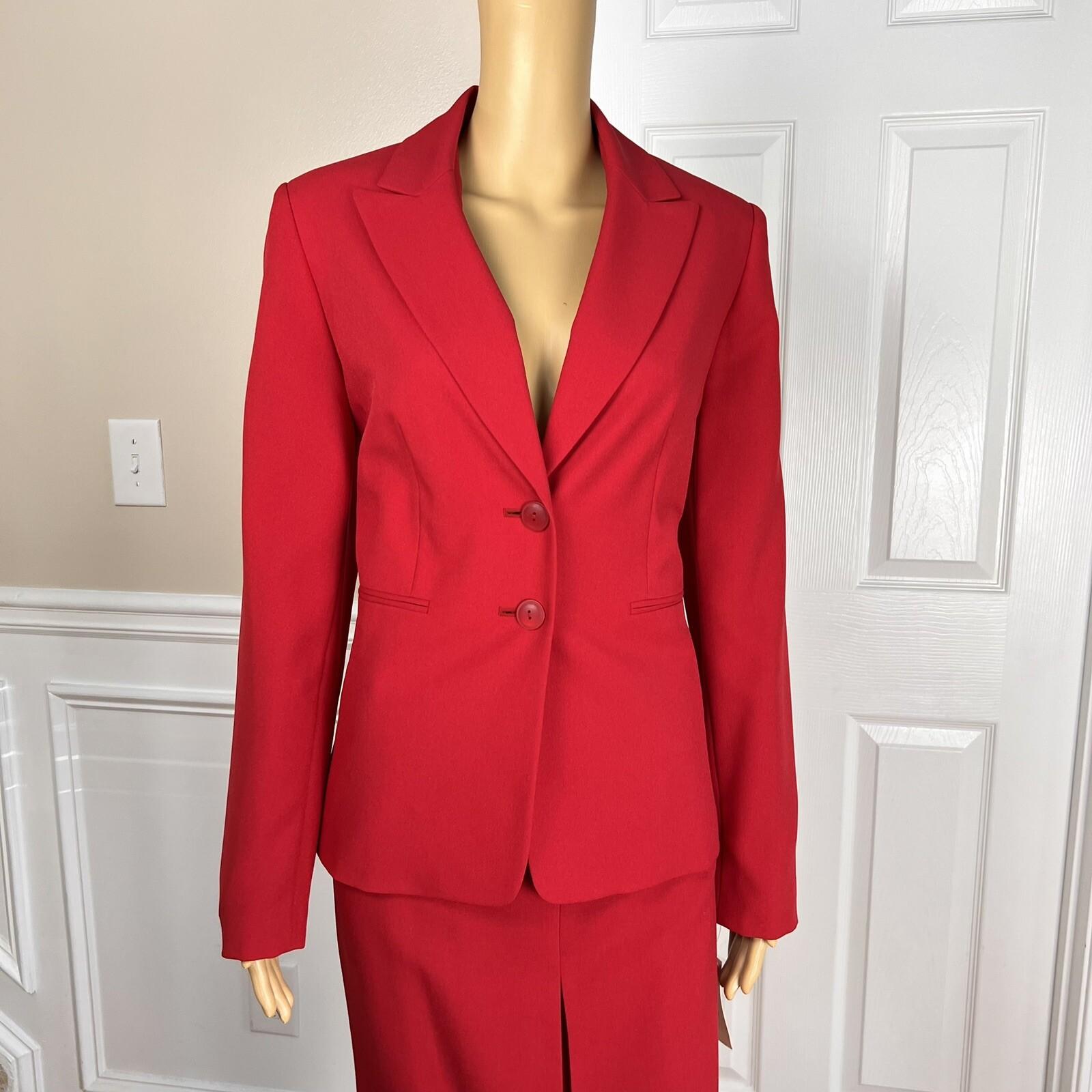New C J PHILLIPS Women 2PC Red Polyester Lined Peak Collar Skirt Suit Size 8