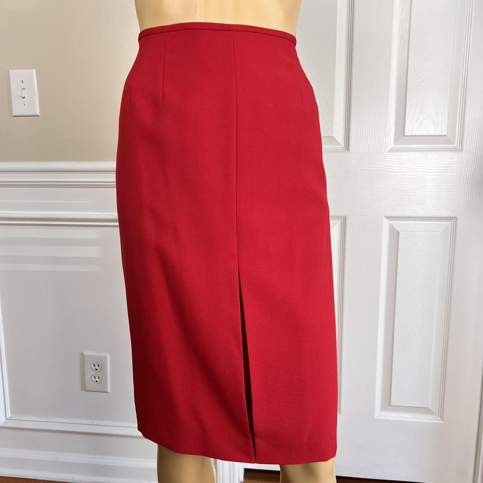 New C J PHILLIPS Women 2PC Red Polyester Lined Peak Collar Skirt Suit Size 8